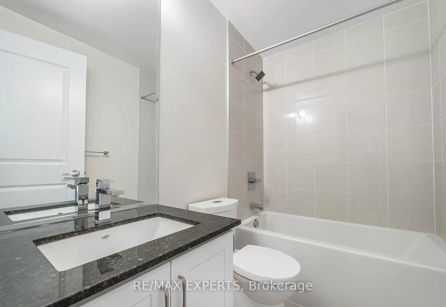 9075 Jane Street 1004