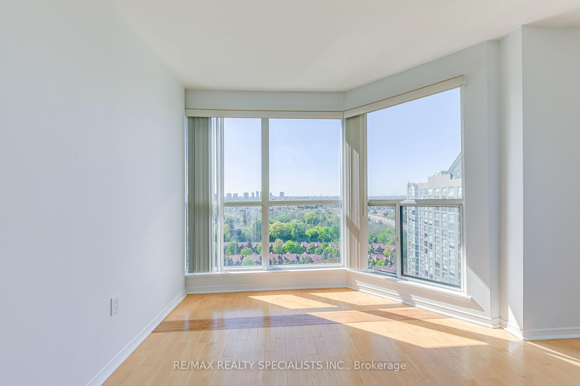 2 Bedrooms Condo at 2177 Burnhamthorpe, Mississauga For sale