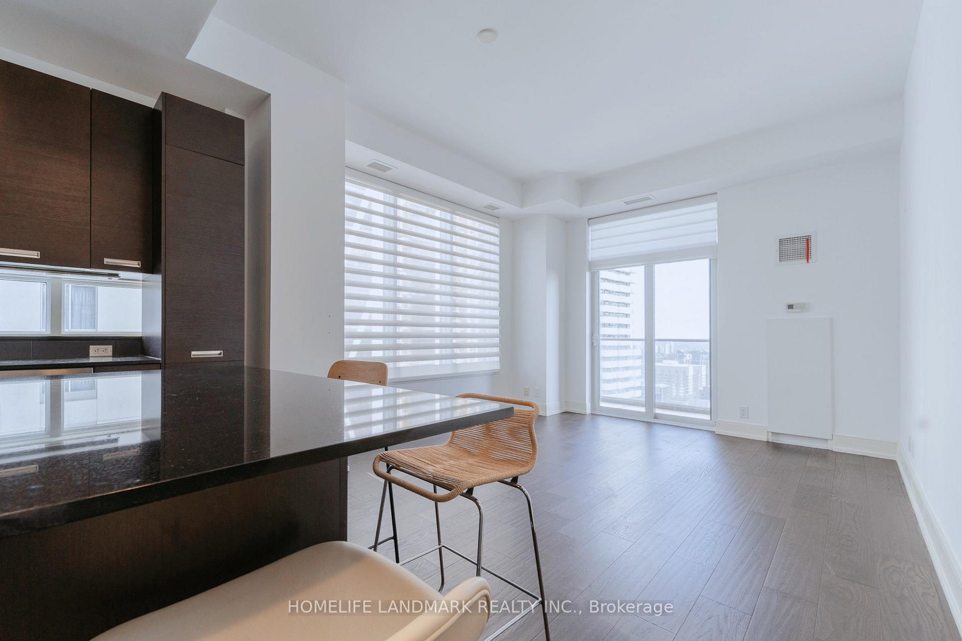 2 Bedrooms Condo at 21 Balmuto,  Toronto For sale