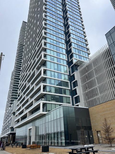 3 Bedrooms Condo at 898 Portage,  Vaughan For sale