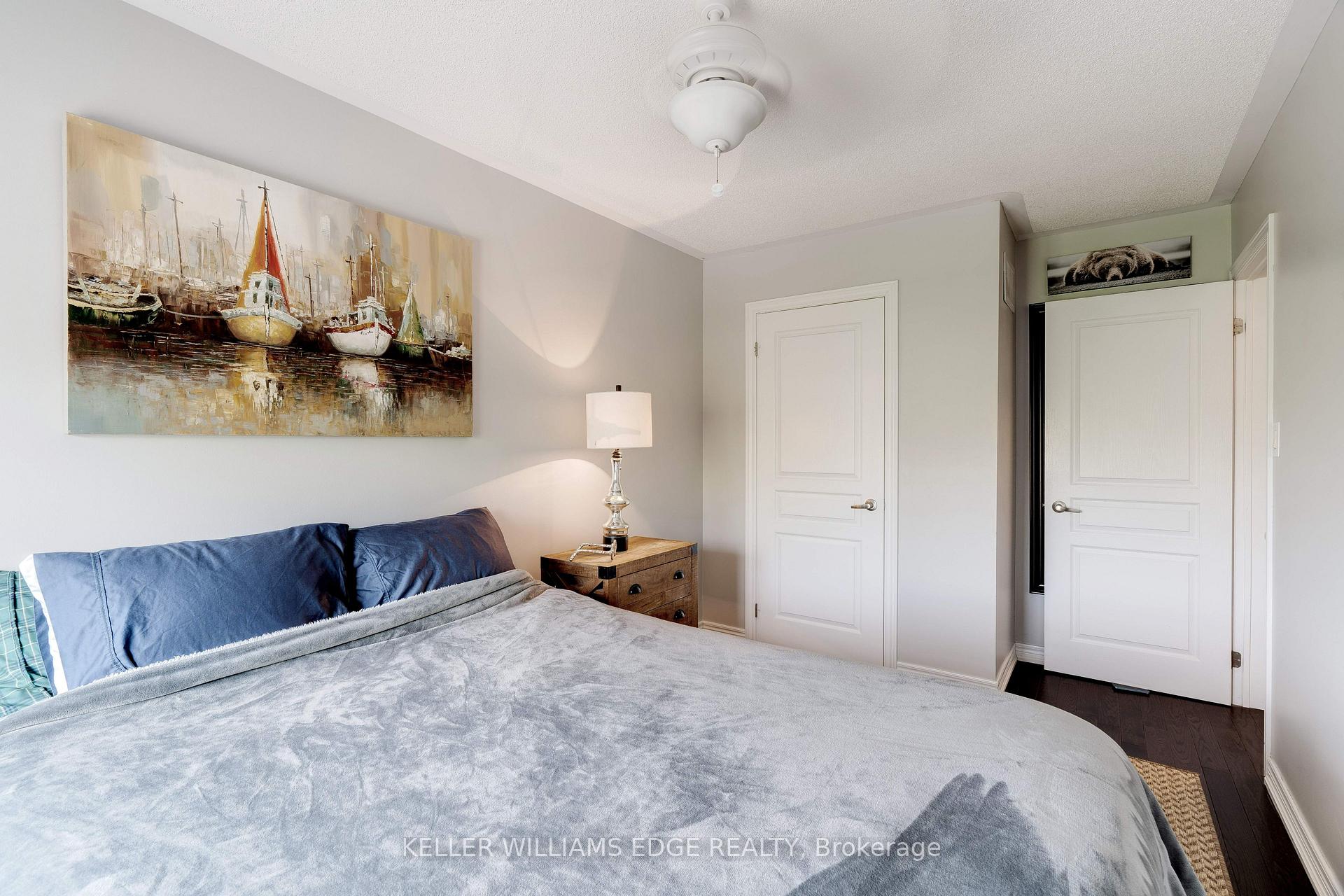 3 Bedrooms Condo at 230 Paisley, Mississauga For sale