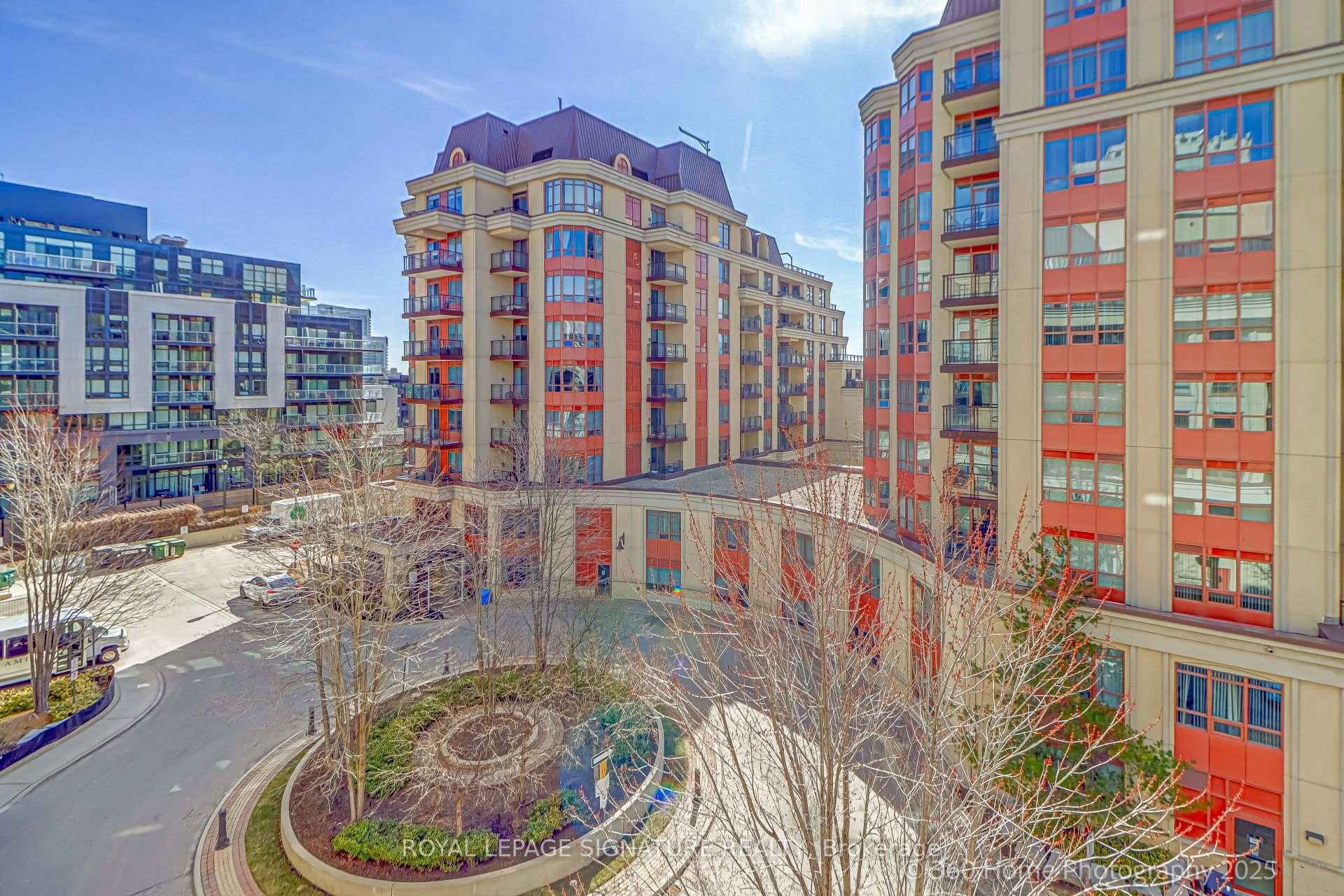 Condo at 27 Rean,  Toronto For sale