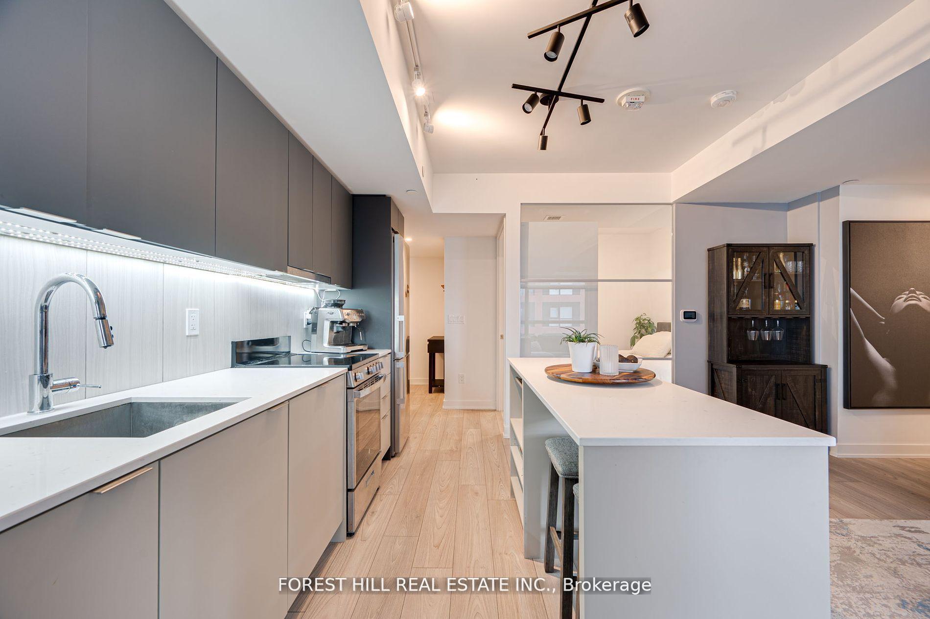 2 Bedrooms Condo at 8 Tippett, Toronto For sale