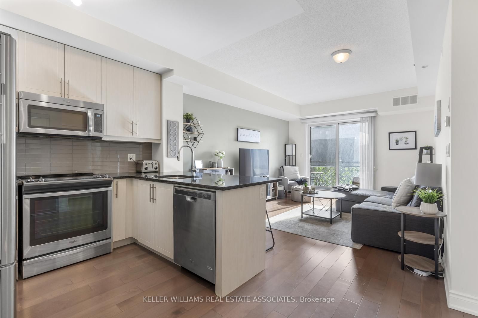 3170 Erin Mills Parkway, #420
