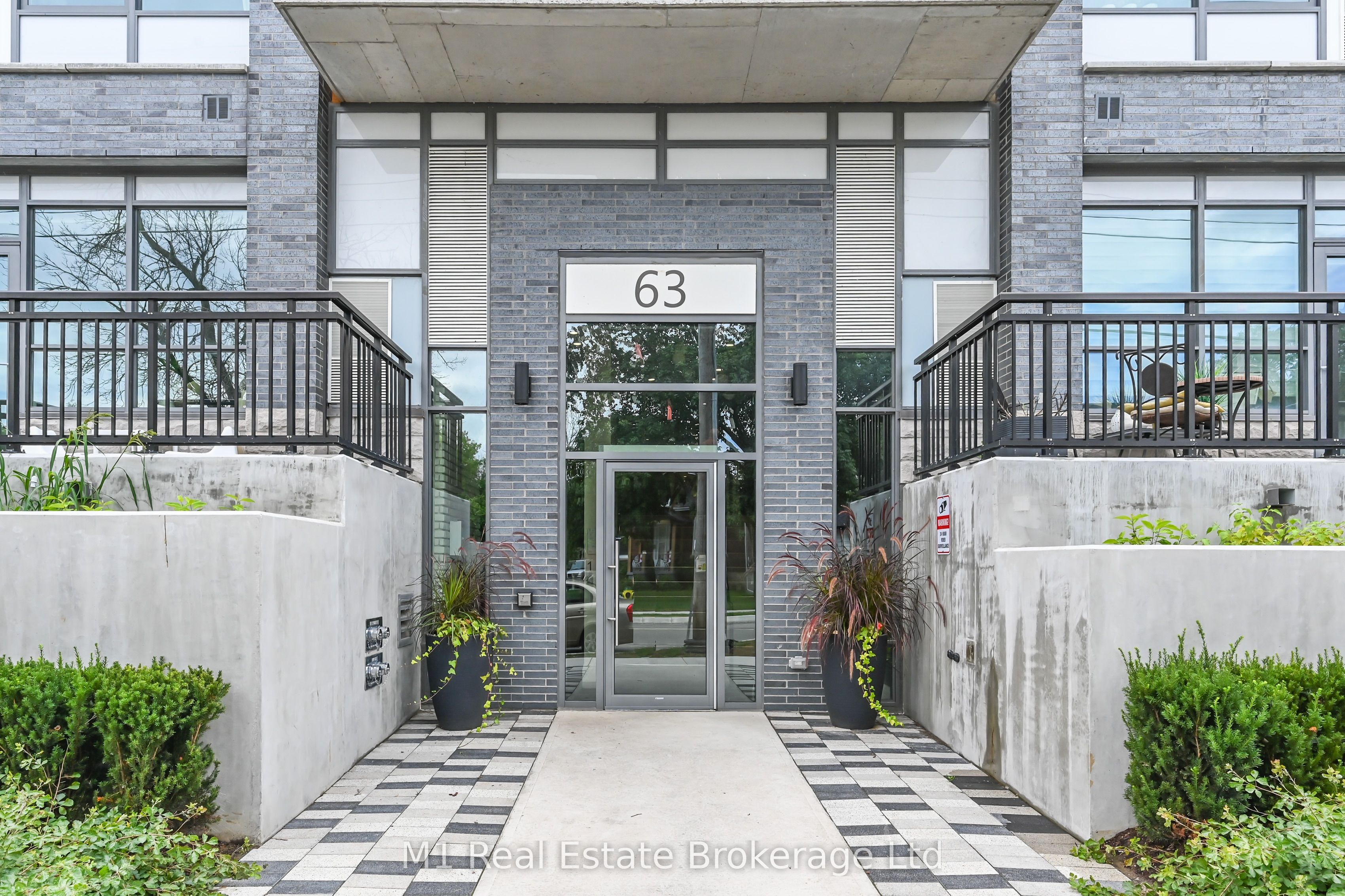63 Arthur Street S 801