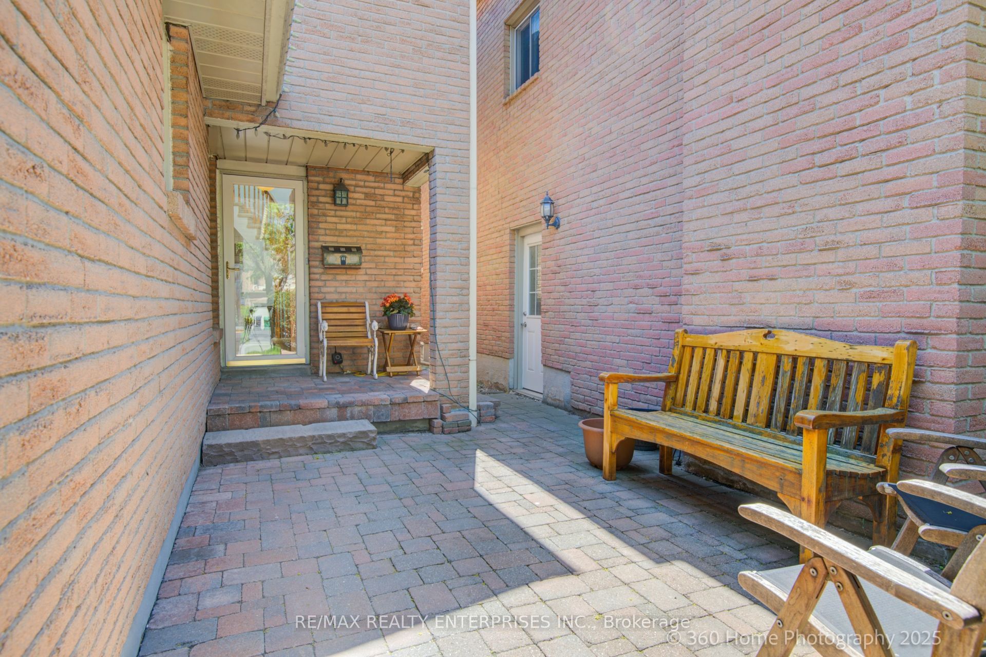 4425 Sawmill Valley Drive