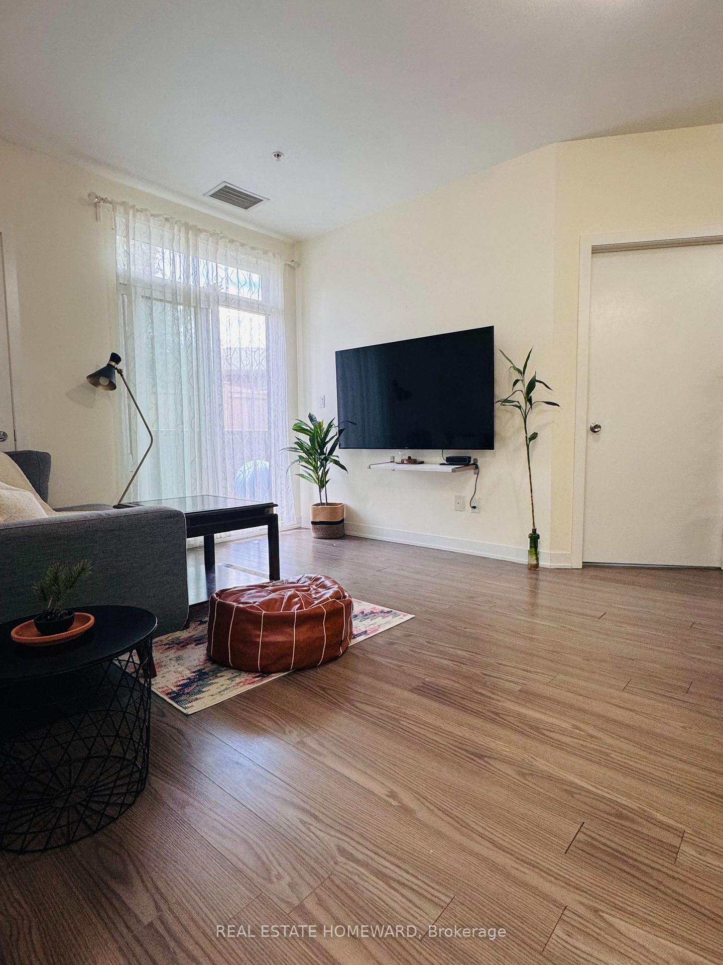 2 Bedrooms Condo at 3560 St Clair Ave, Toronto For sale