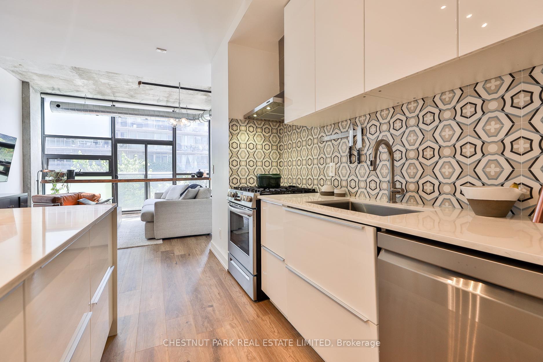1 Bedroom Condo at 60 Bathurst, Toronto For sale