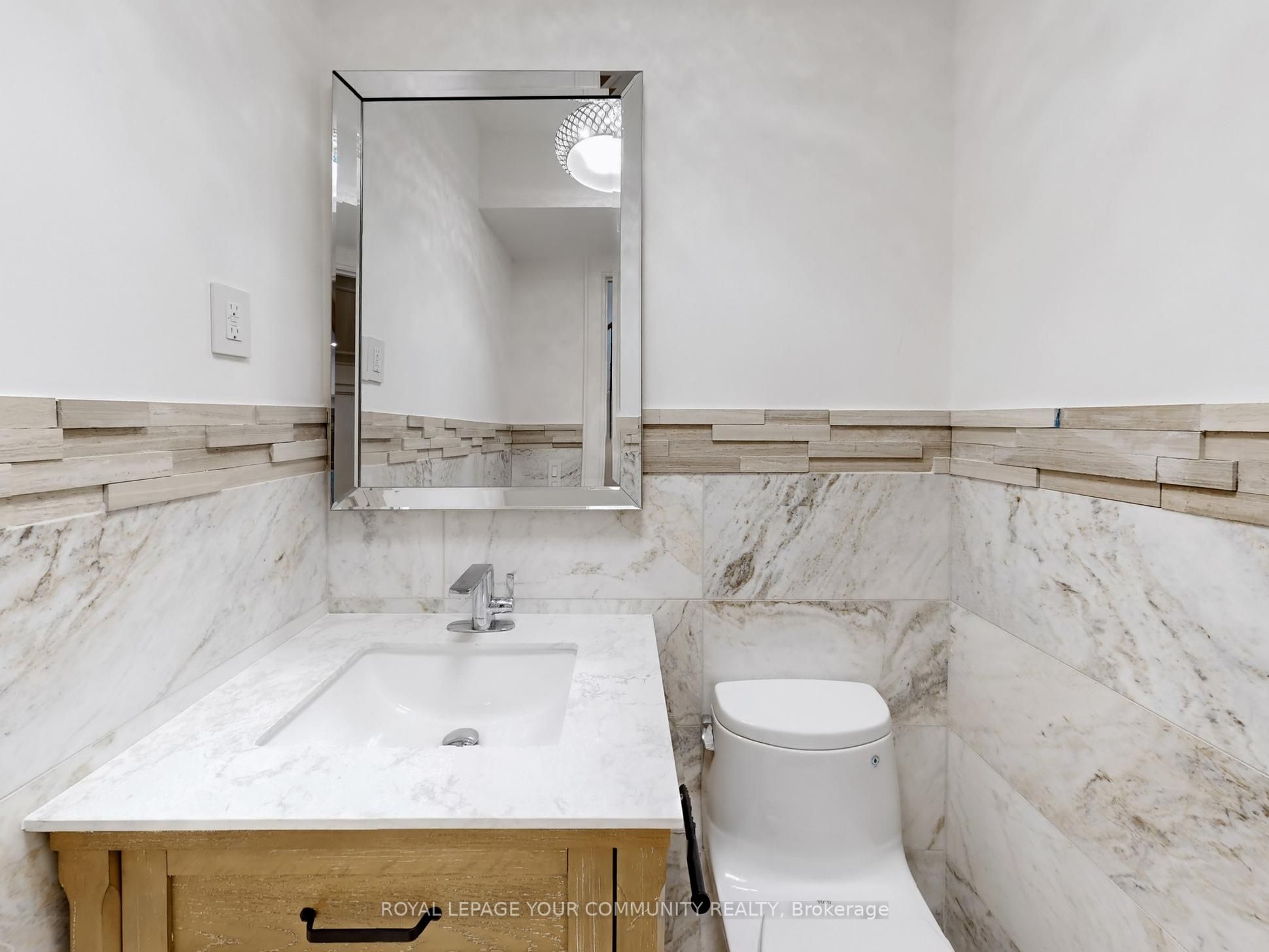 1257 Lakeshore Road W