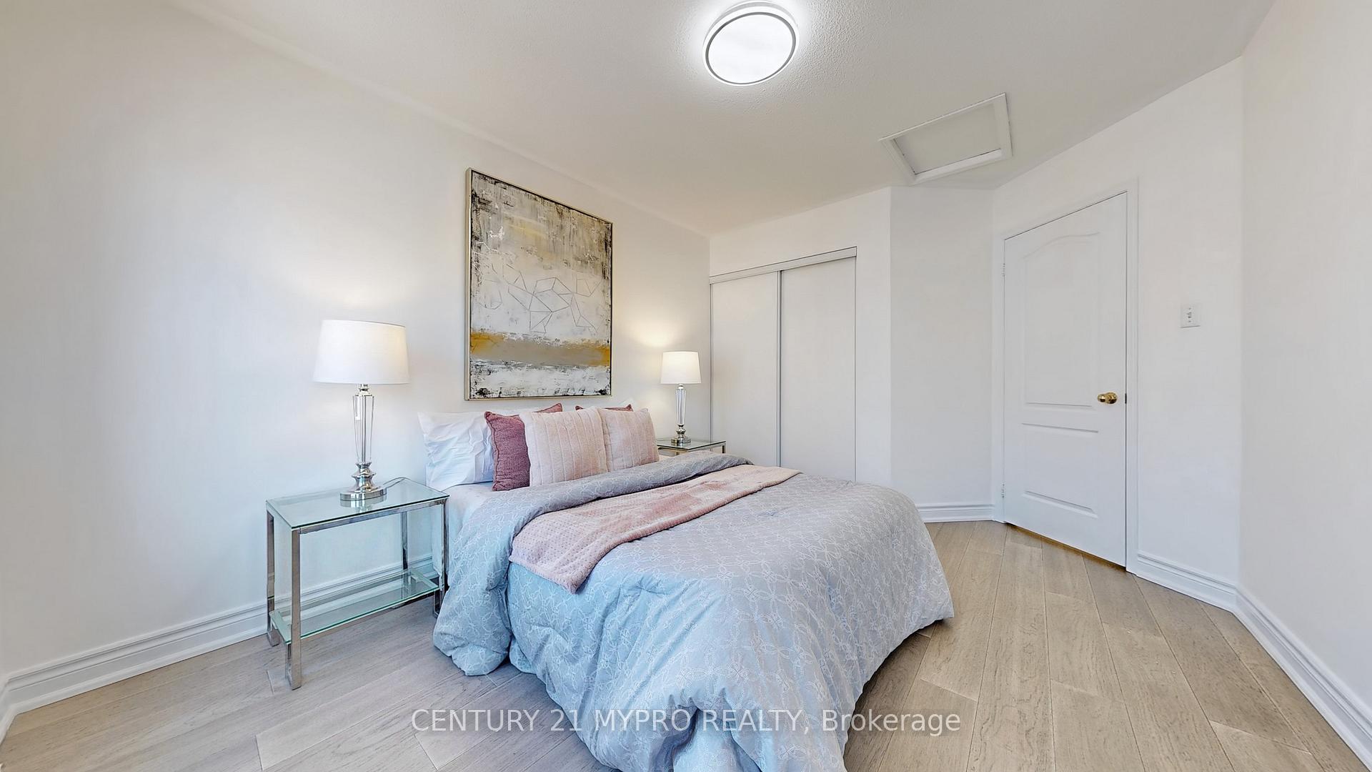 3 Bedrooms Condo at 735 New Westminster,  Vaughan For sale