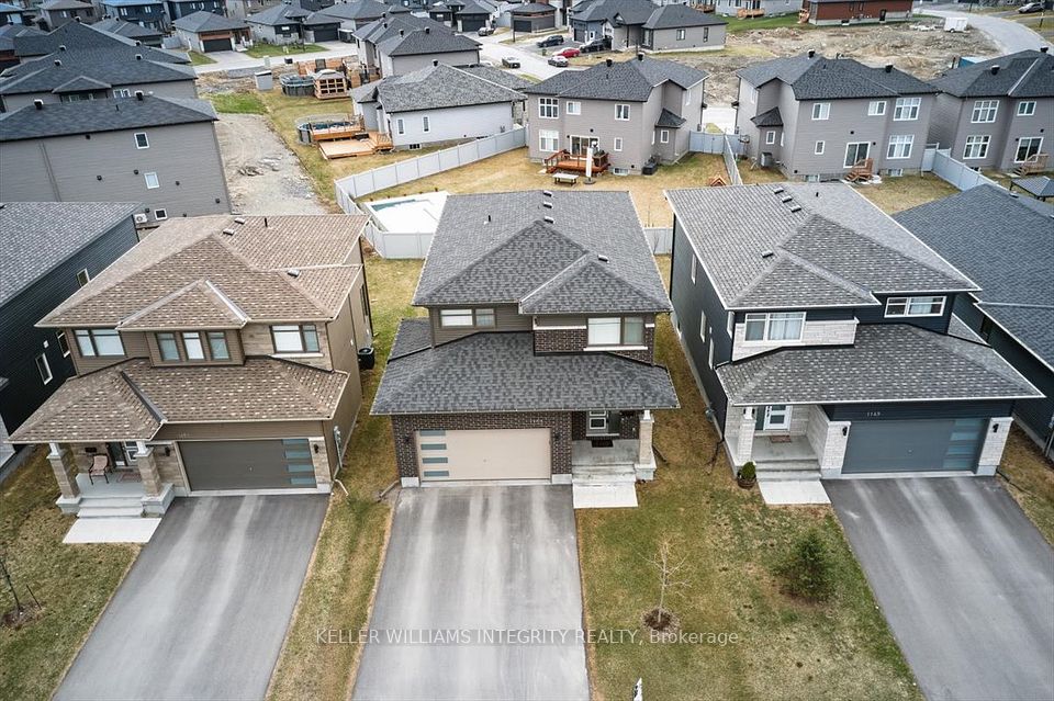 1153 Diamond Street ; MLS ID: X12164752