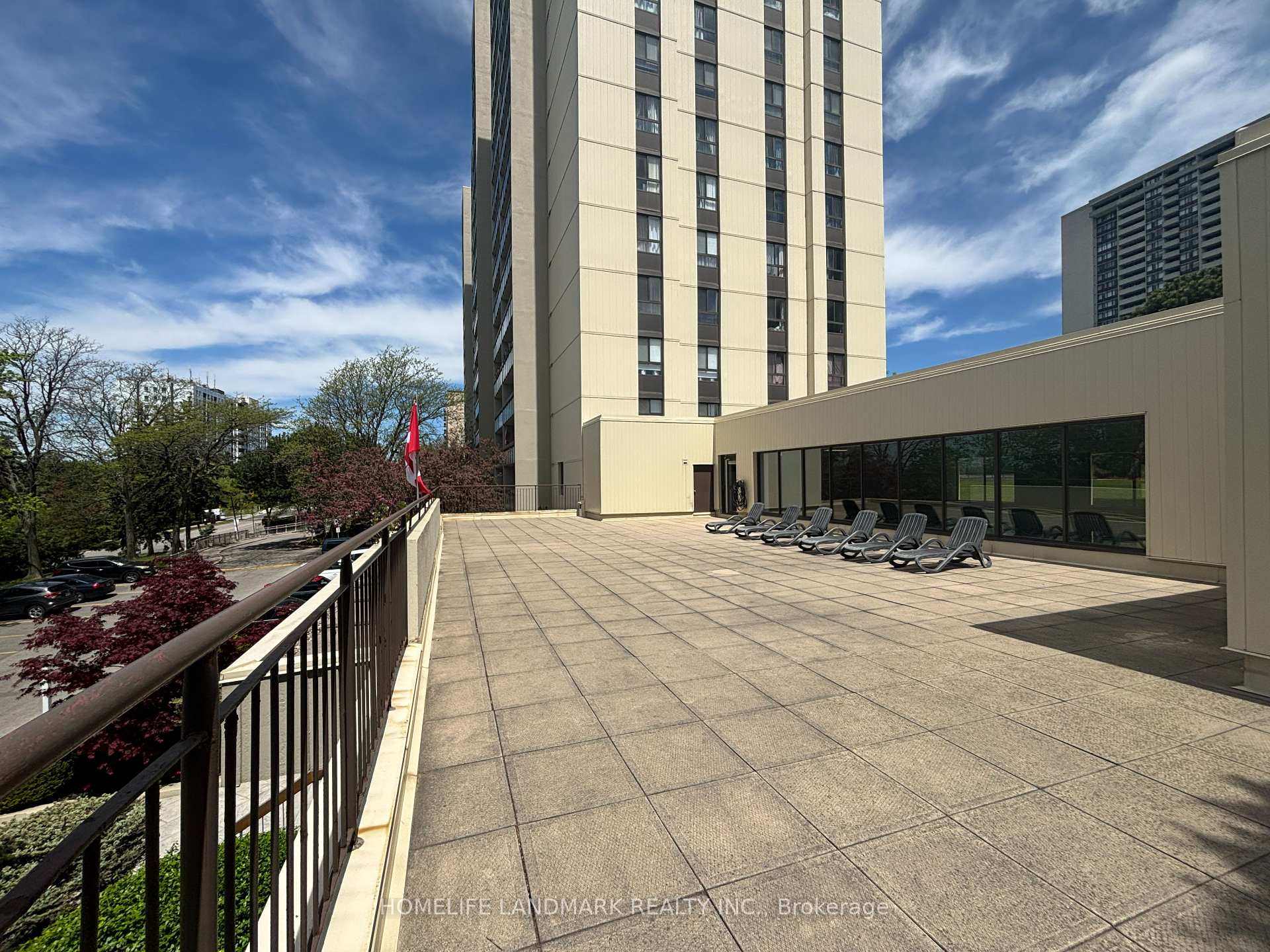 3 Bedrooms Condo at 260 Seneca Hill, Toronto For sale