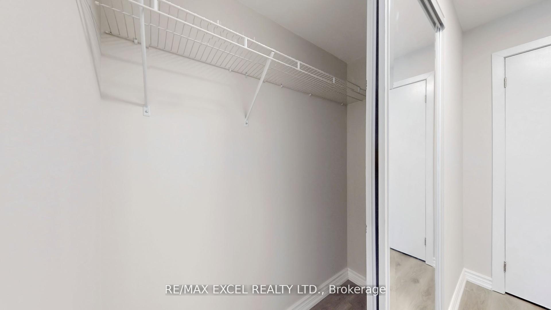 2 Bedrooms Condo at 87 Peter, Toronto For sale
