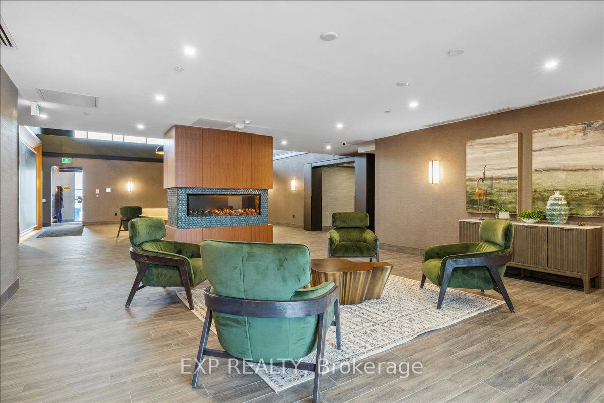 2 Bedrooms Condo at 450 Dundas,  Hamilton For sale