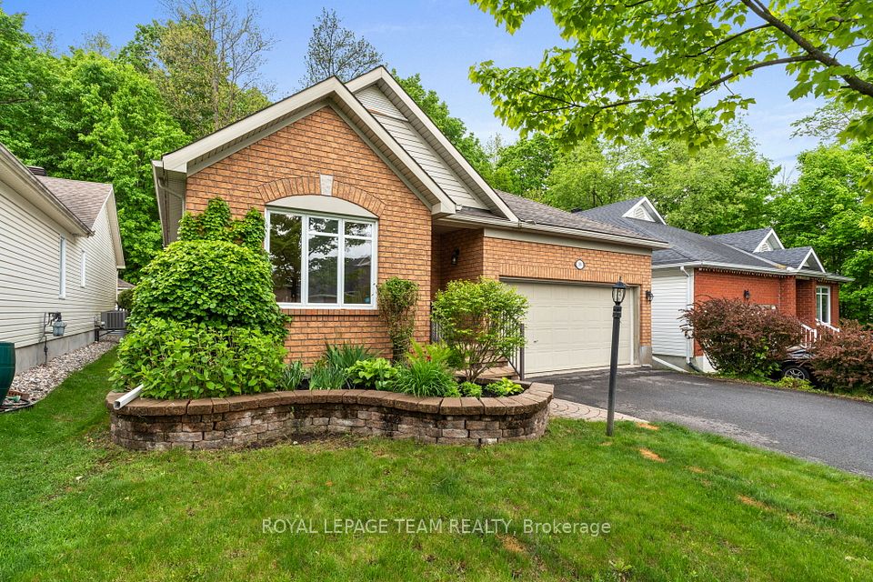 39 FIELDCREST Avenue, Barrhaven, ON K2J 4Y8
