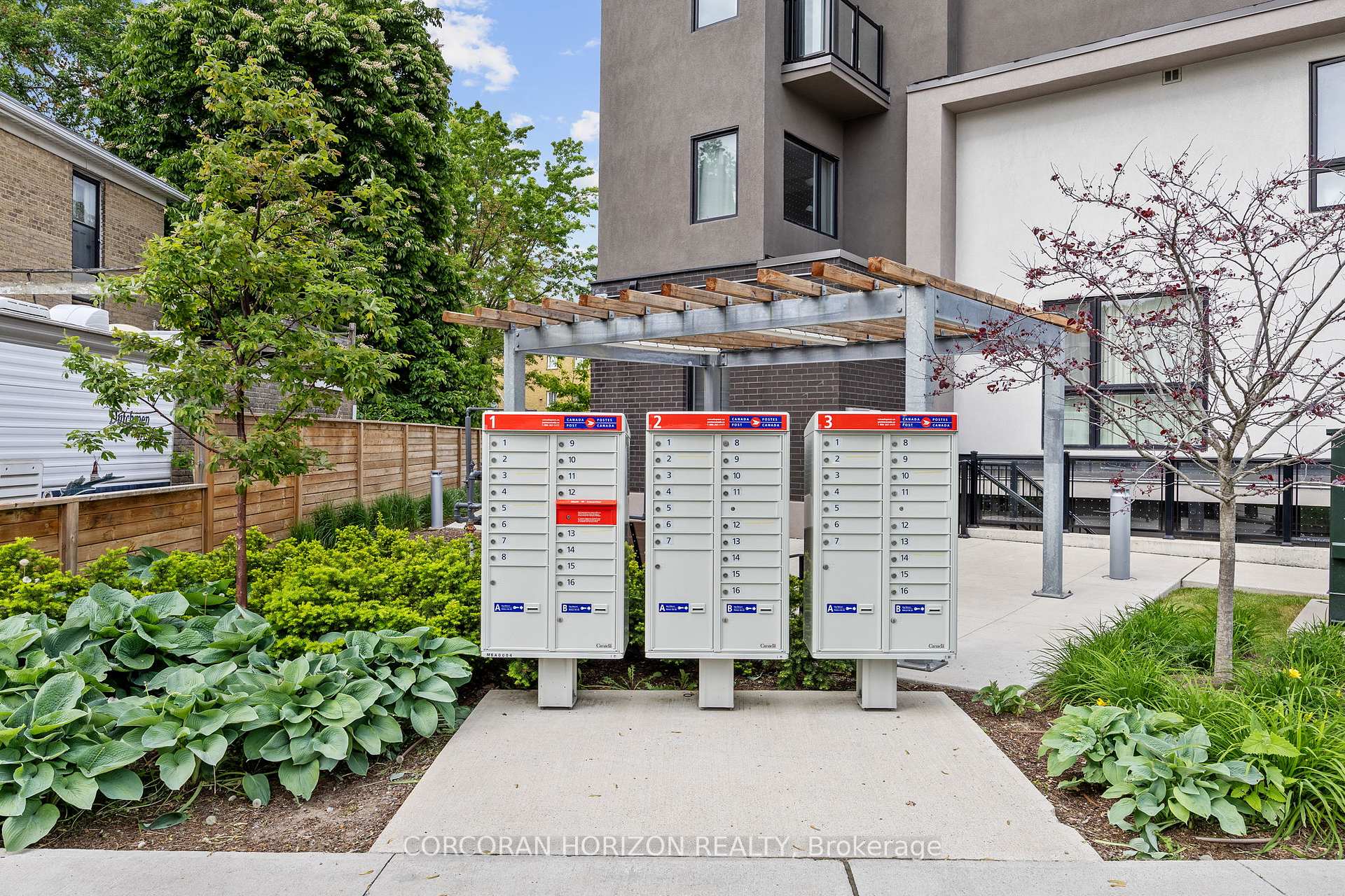 2 Bedrooms Condo at 8 Marquette, Toronto For sale
