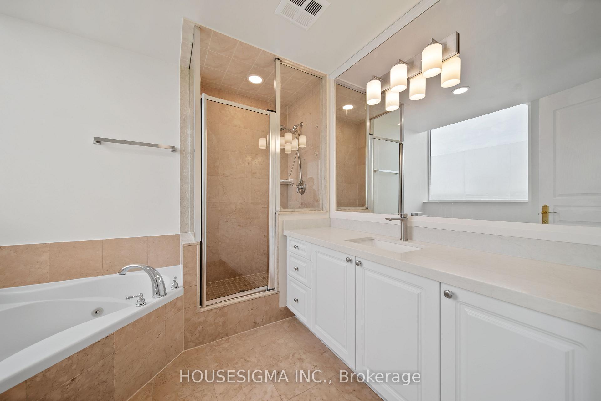 3 Bedrooms Condo at 5 Northtown, Toronto For sale