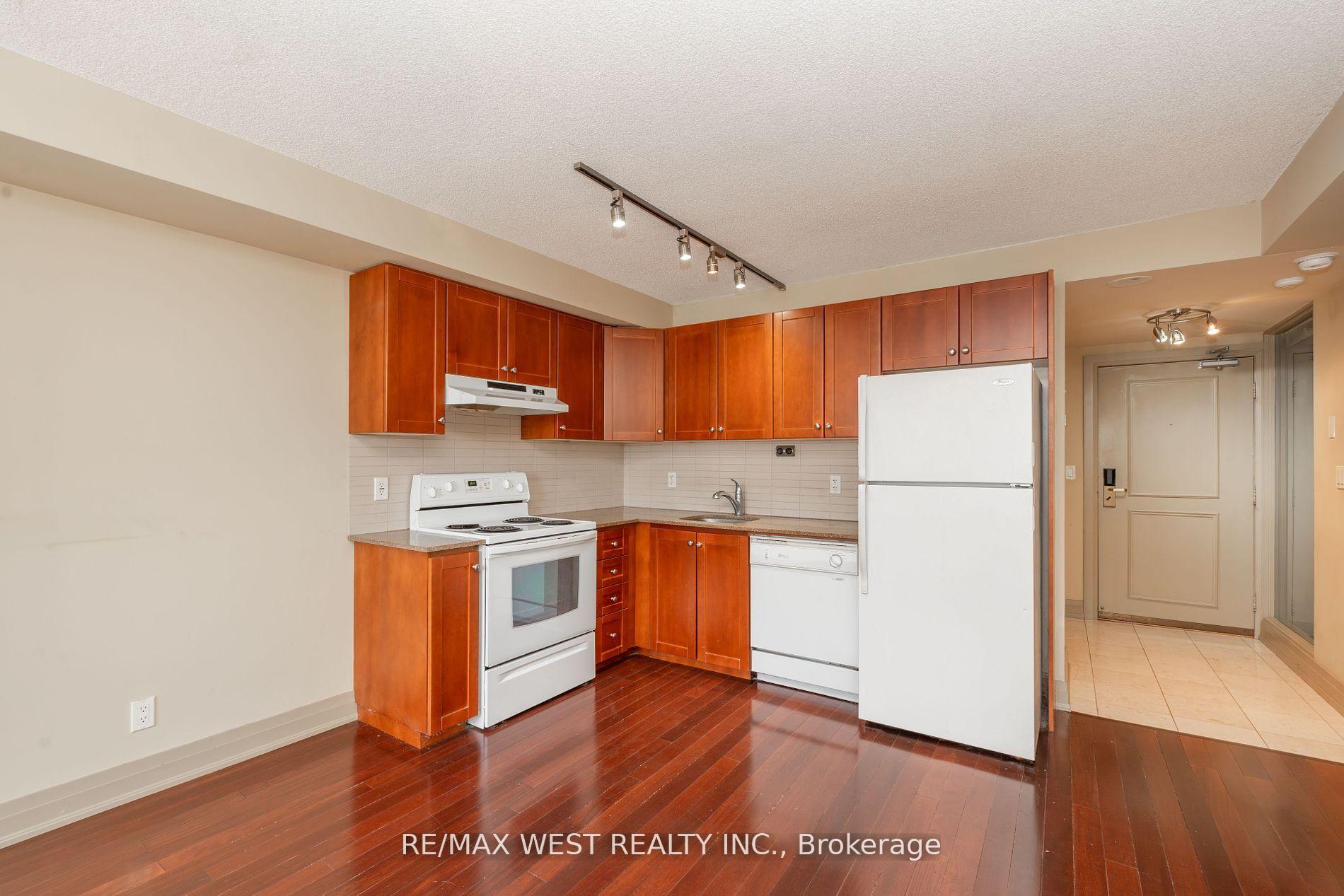 1 Bedroom Condo at 2737 Keele, Toronto For sale