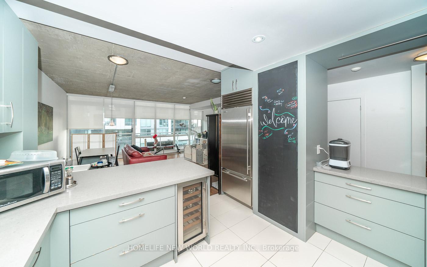3 Bedrooms Condo at 38 Niagara,  Toronto For sale