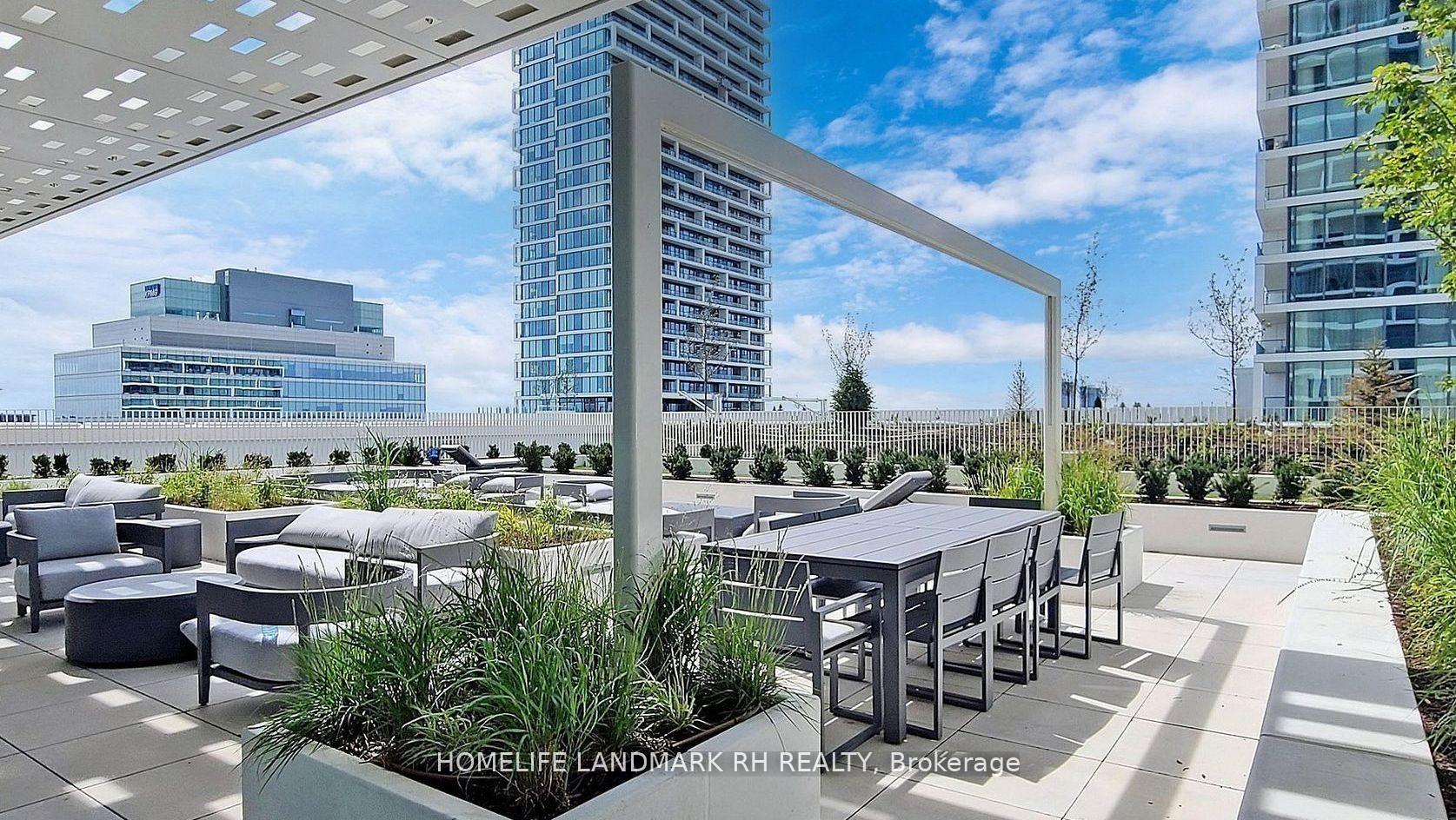 3 Bedrooms Condo at 950 Portage, Vaughan For sale