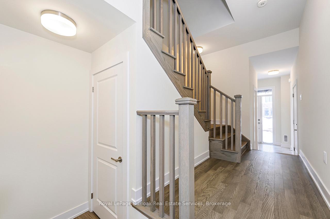 4 Bedrooms Condo at 2184 Postmaster,  Oakville For sale