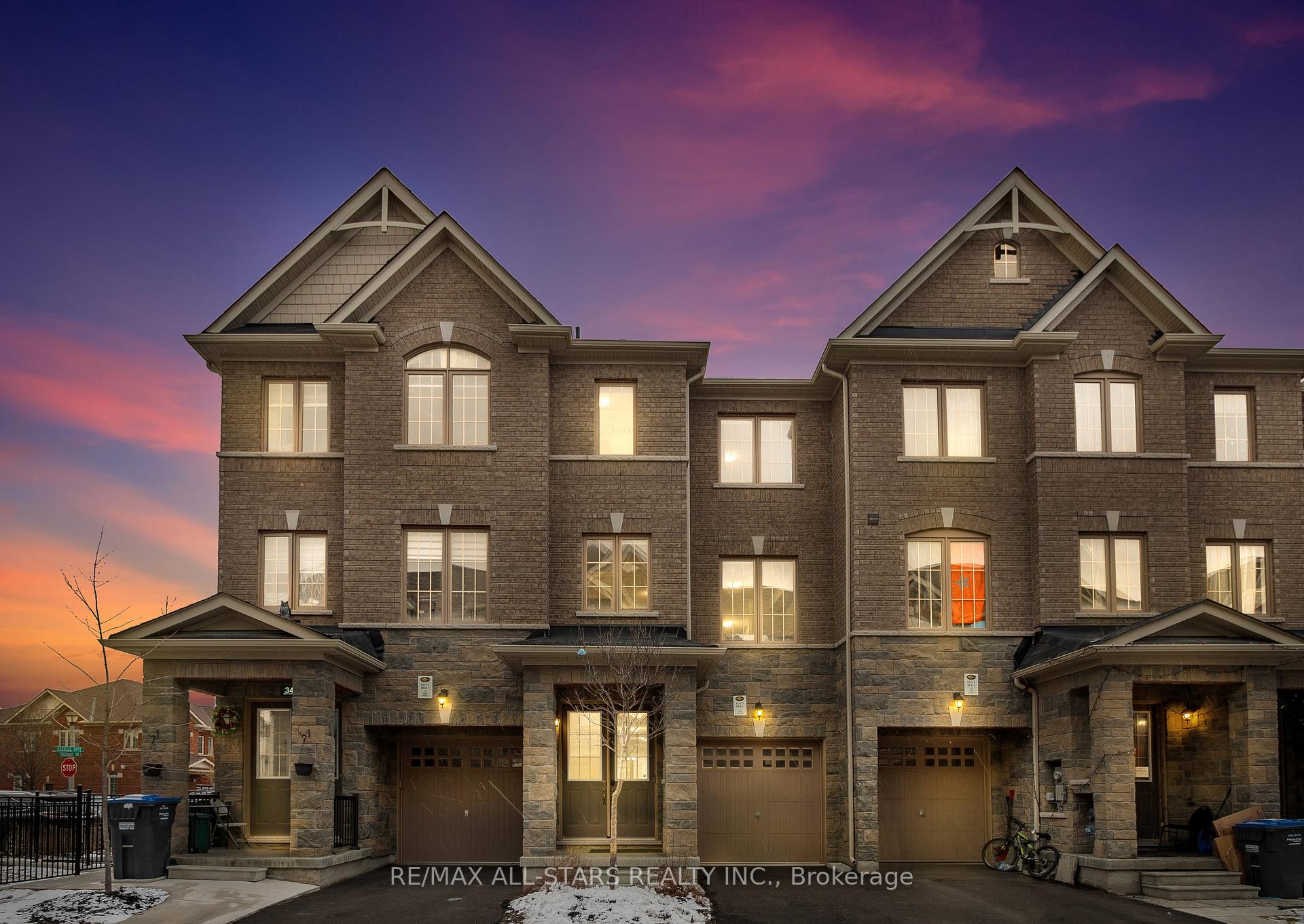 32 Faye Street, Brampton, ON L6P 4M9
