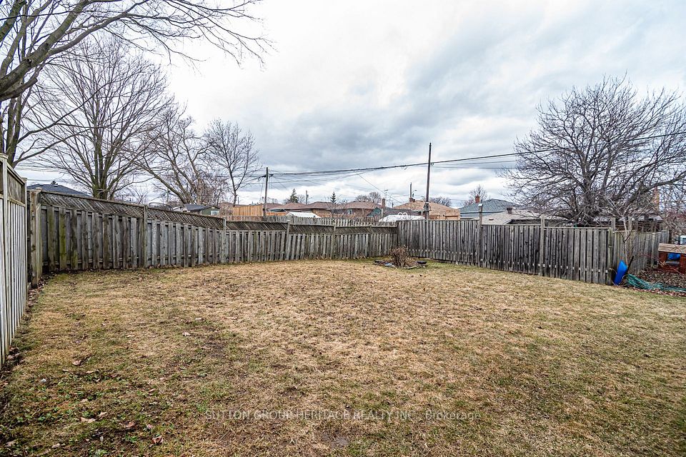BACKYARD PLENTY OF ROOM FOR FAMILY FUN