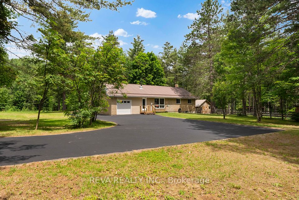 32 Papineau Lake