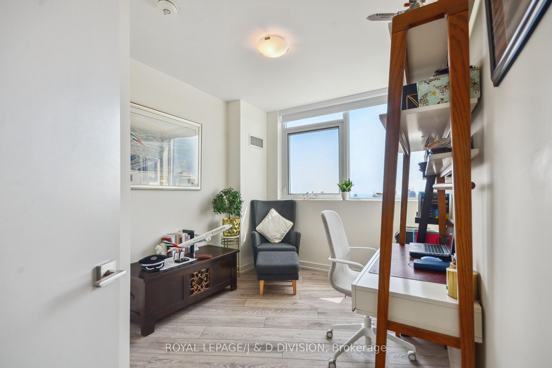 3 Bedrooms Condo at 159 Wellesley, Toronto For sale