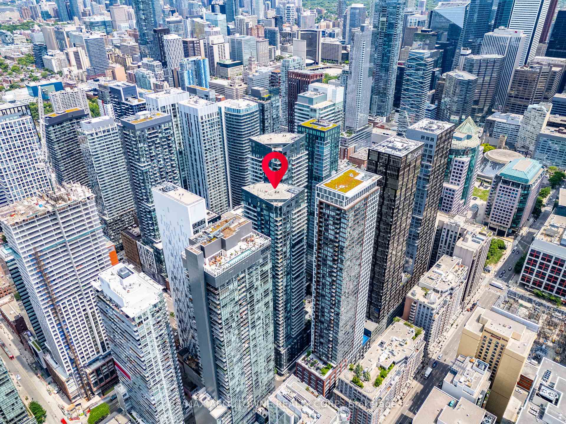 2 Bedrooms Condo at 115 Blue Jays, Toronto For sale