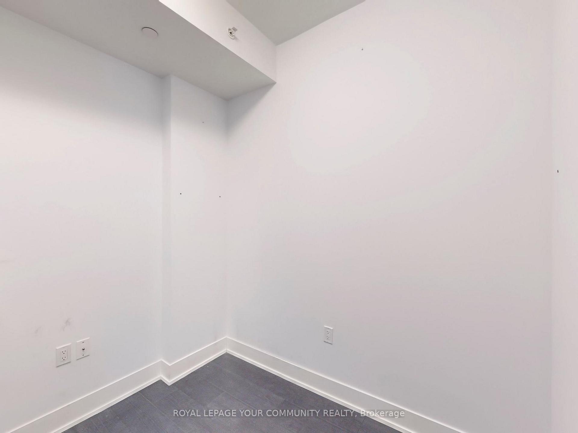 2 Bedrooms Condo at 2908 Highway 7, Vaughan For sale
