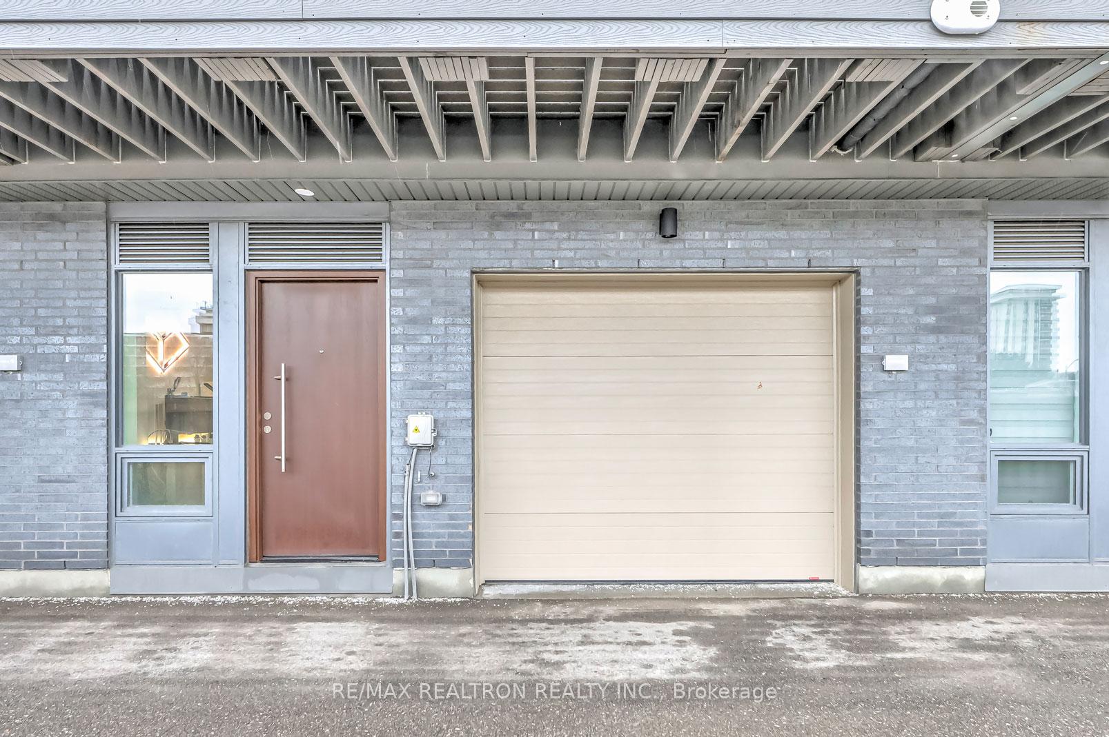3 Bedrooms Condo at 25 Sonic, Toronto For sale