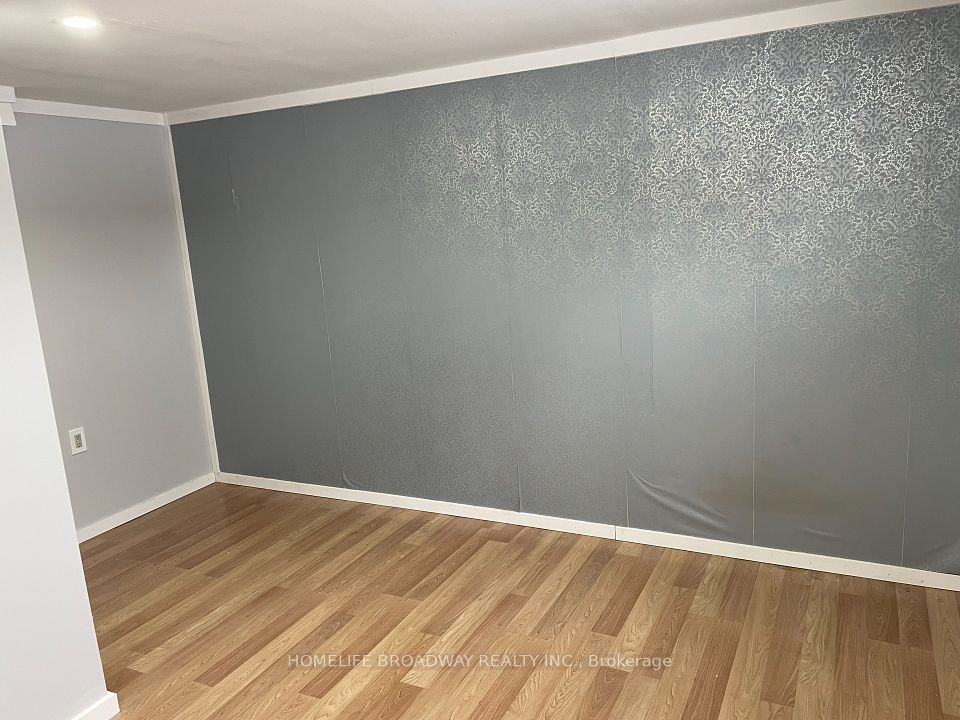 https://trreb-image.ampre.ca/zuskUKwAybGDGBlGI2YPwFqmHq1NESV-gkhbTdoJA3Y/rs:fit:960:960/wm:.5:so:0:50:.4/wmsh:10/wmt:PHNwYW4gZm9yZWdyb3VuZD0nd2hpdGUnIGZvbnQ9JzY4Jz5IT01FTElGRSBCUk9BRFdBWSBSRUFMVFkgSU5DLiwgQnJva2VyYWdlPC9zcGFuPg/L3RycmViL2xpc3RpbmdzLzQwLzg4LzcxLzU3L3AvZjMzMGRmMzgtY2M0NS00ZTA5LWI4MGQtNzQ4NTRjZDgxNzkwLmpwZw.jpg