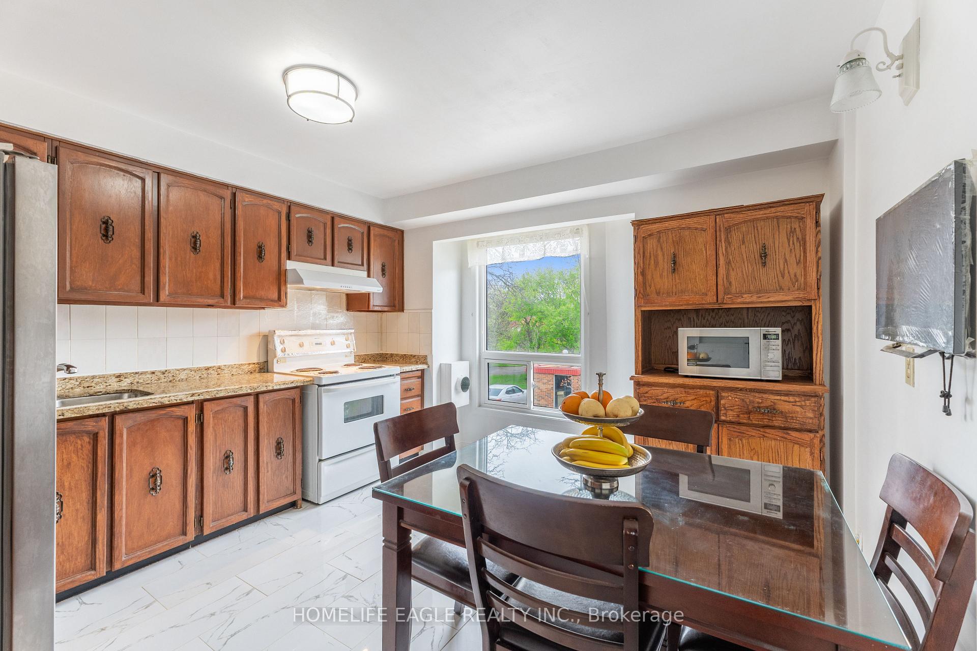 4 Bedrooms Condo at 3000 Midland, Toronto For sale