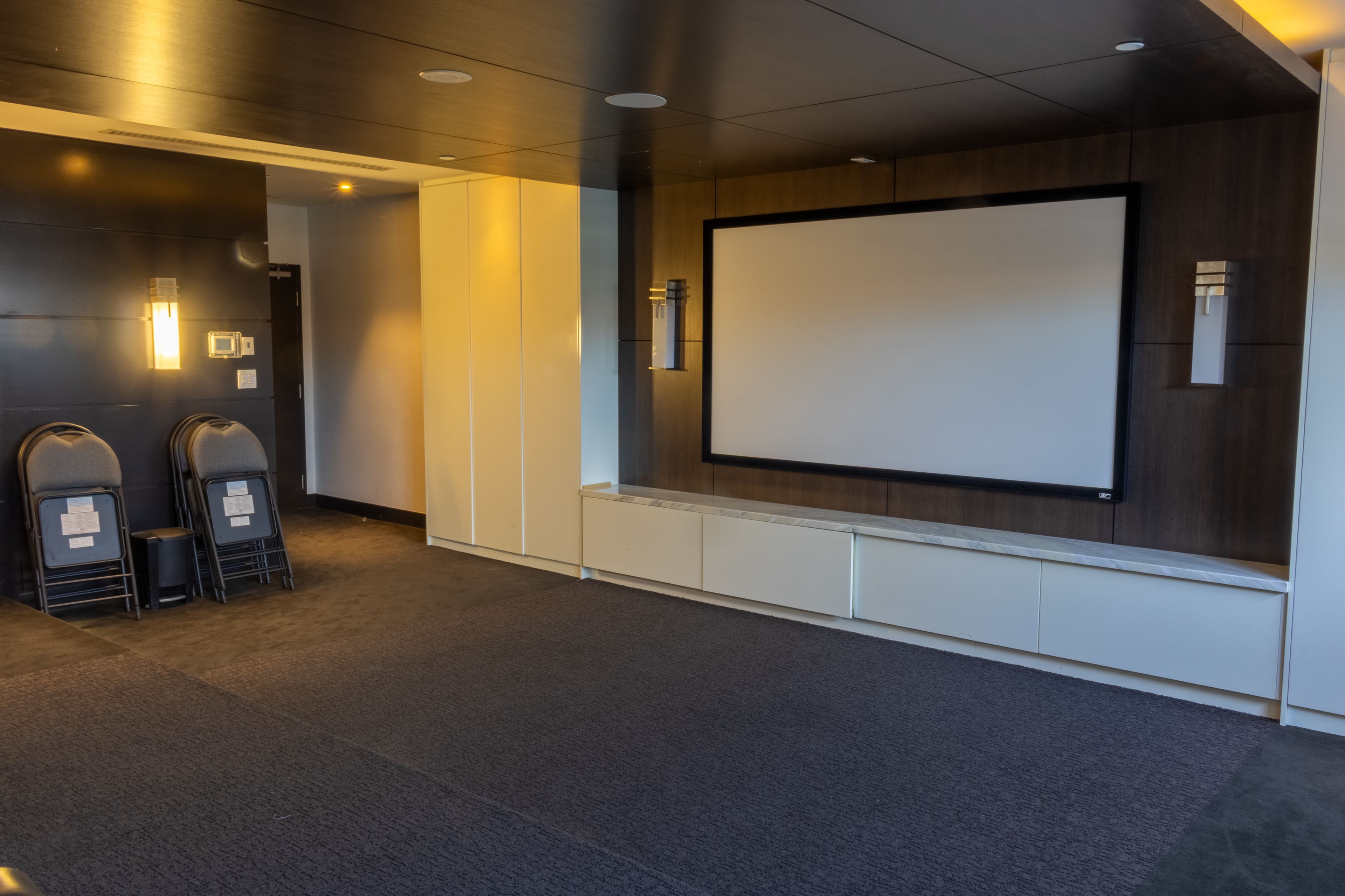 399 Spring Garden Avenue 402