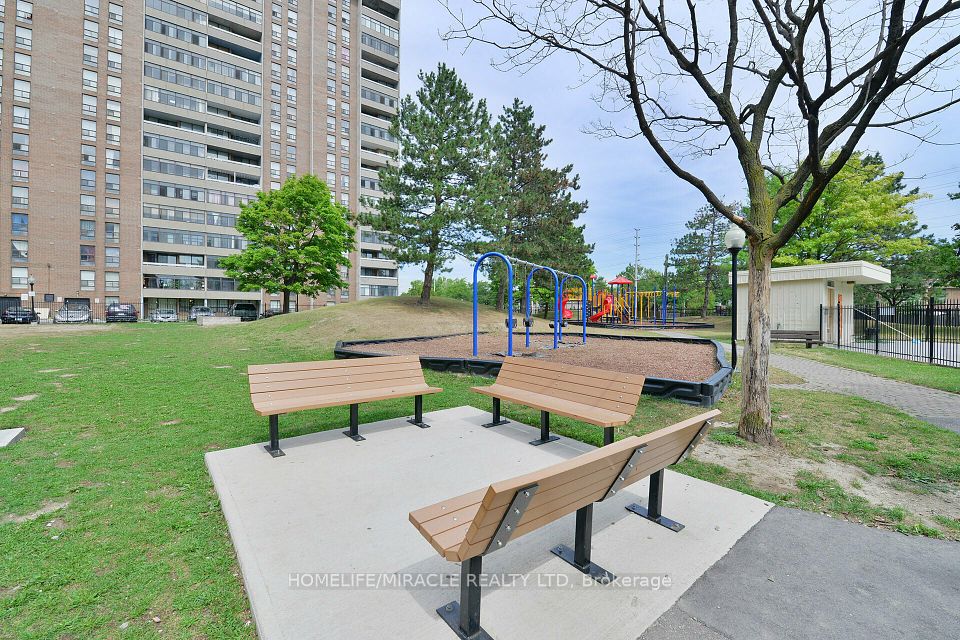 https://trreb-image.ampre.ca/zvcuoGx6s6YeTmM1icGjVBD_1liDhjTpWQcHrMXZQLU/rs:fit:960:960/wm:.5:so:0:50:.4/wmsh:10/wmt:PHNwYW4gZm9yZWdyb3VuZD0nd2hpdGUnIGZvbnQ9JzY4Jz5IT01FTElGRS9NSVJBQ0xFIFJFQUxUWSBMVEQsIEJyb2tlcmFnZTwvc3Bhbj4/cb:20250208155708/L3RycmViL2xpc3RpbmdzLzQwLzU3LzI3LzQyL3AvMTc1YzI5YTEtMjI4Ny00YTRkLTlhM2QtNTg4ZjI0ZTlhYThiLmpwZw.jpg