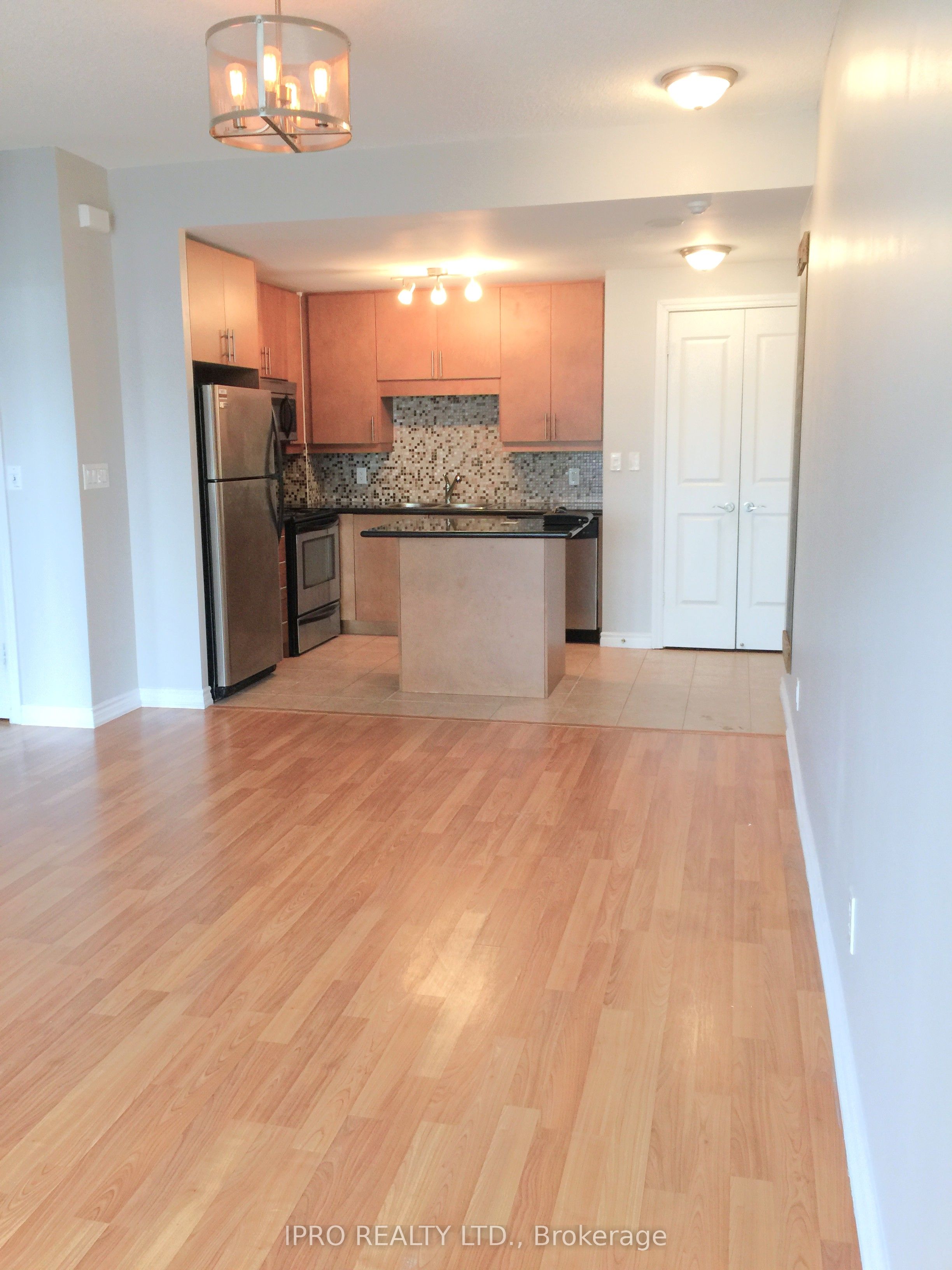 135 Wynford Drive, #409