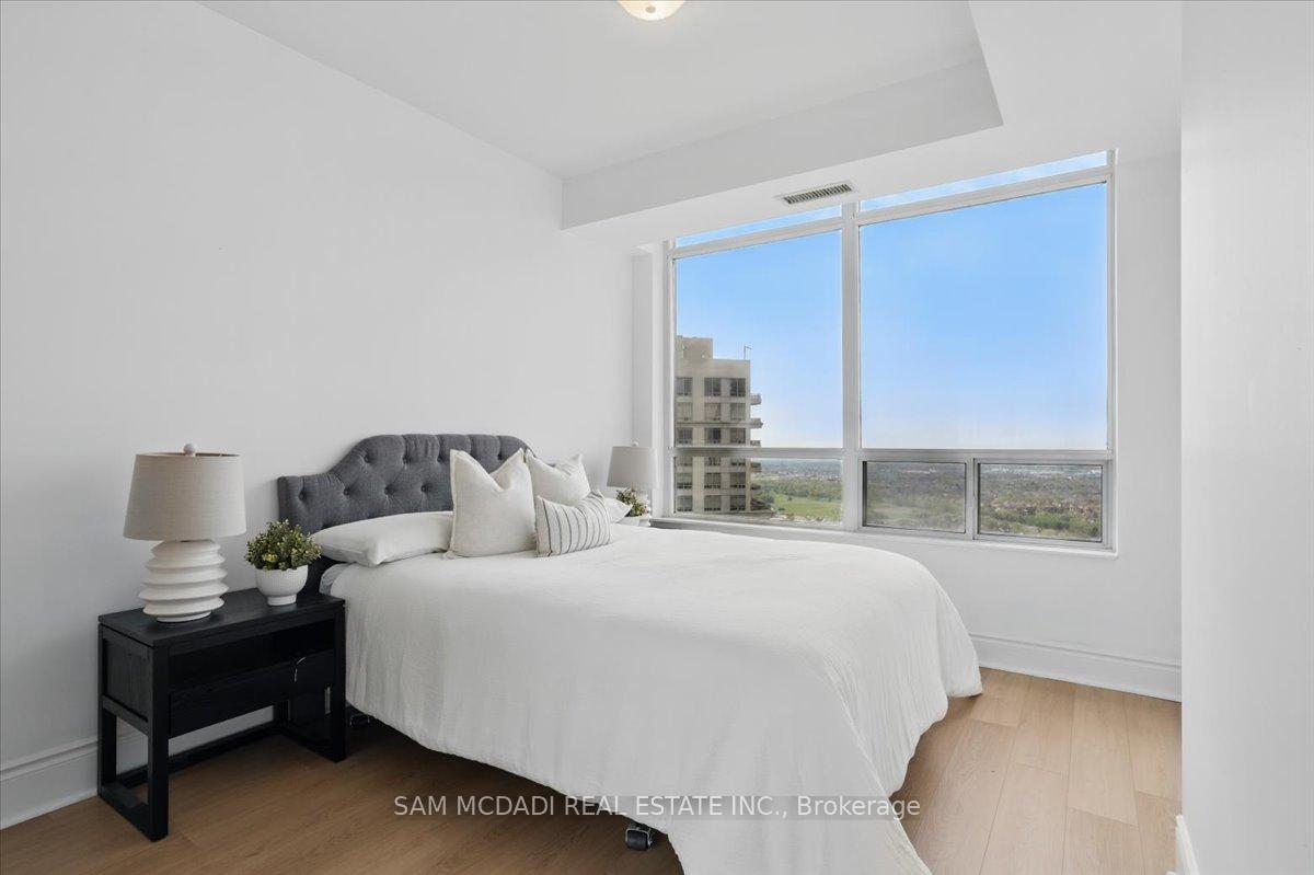 3 Bedrooms Condo at 3888 Duke Of York, Mississauga For sale