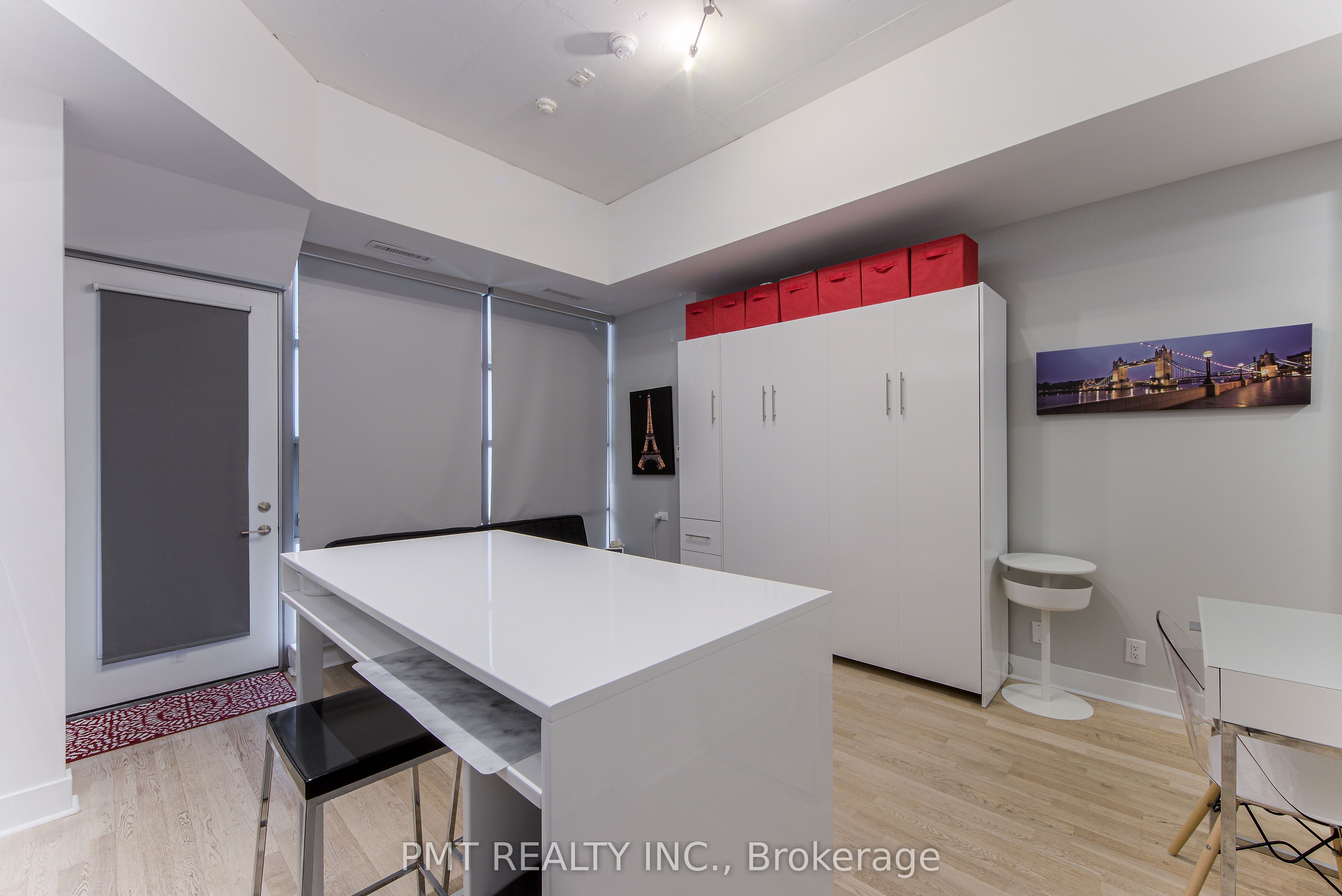 399 Adelaide Street W, #105