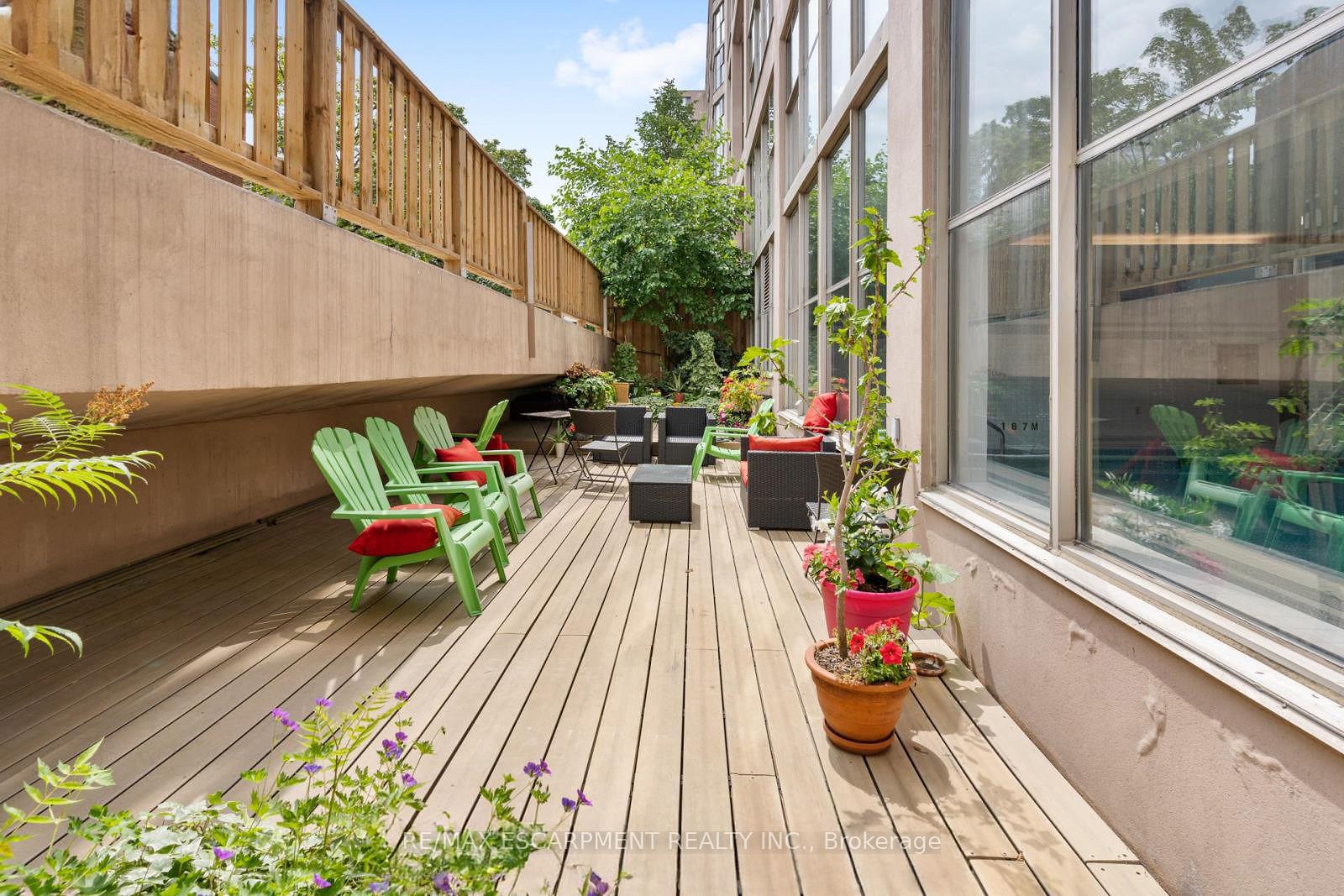 3 Bedrooms Condo at 65 Scadding, Toronto For sale