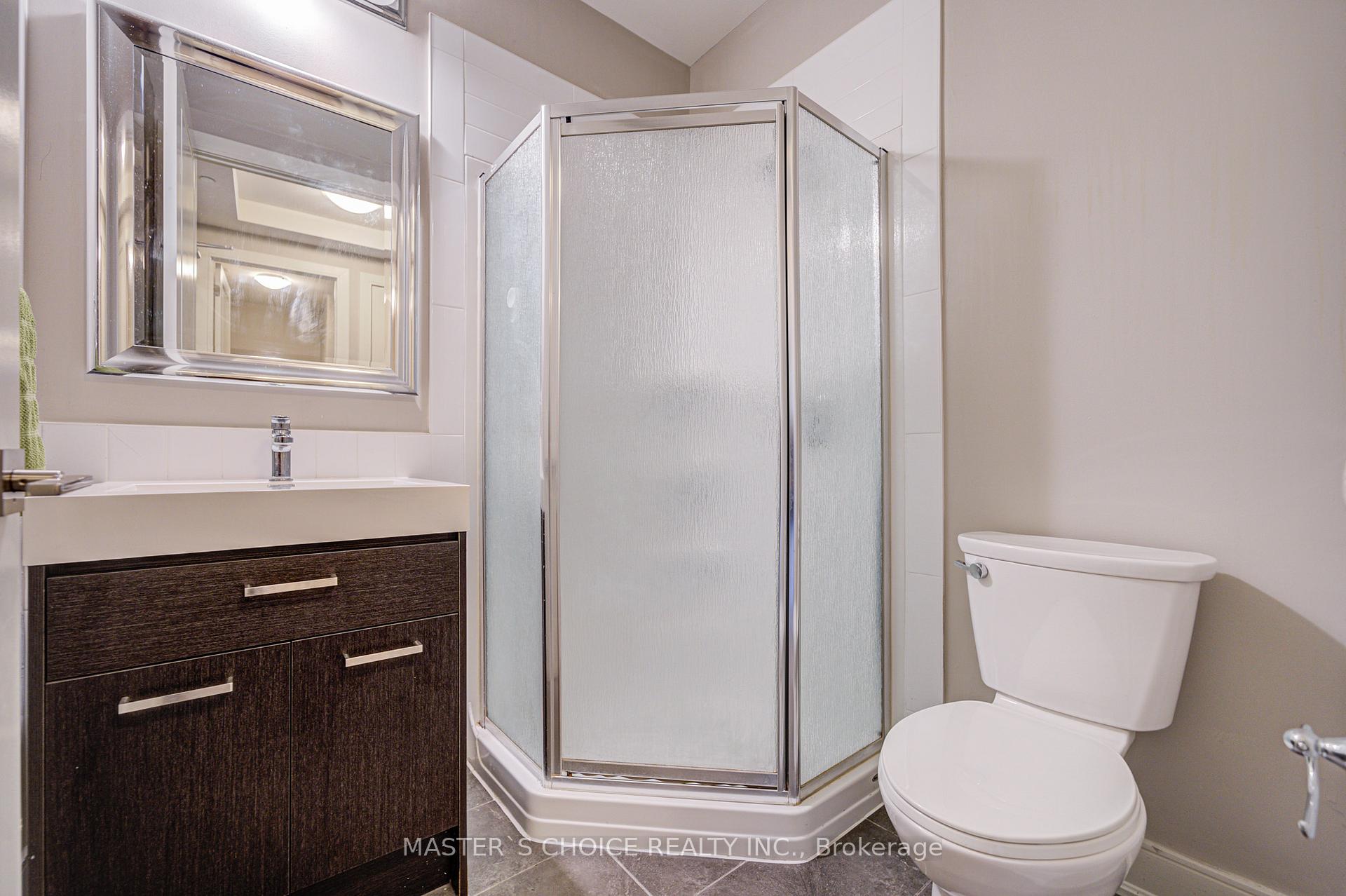 2 Bedrooms Condo at 150 Main, Hamilton For sale