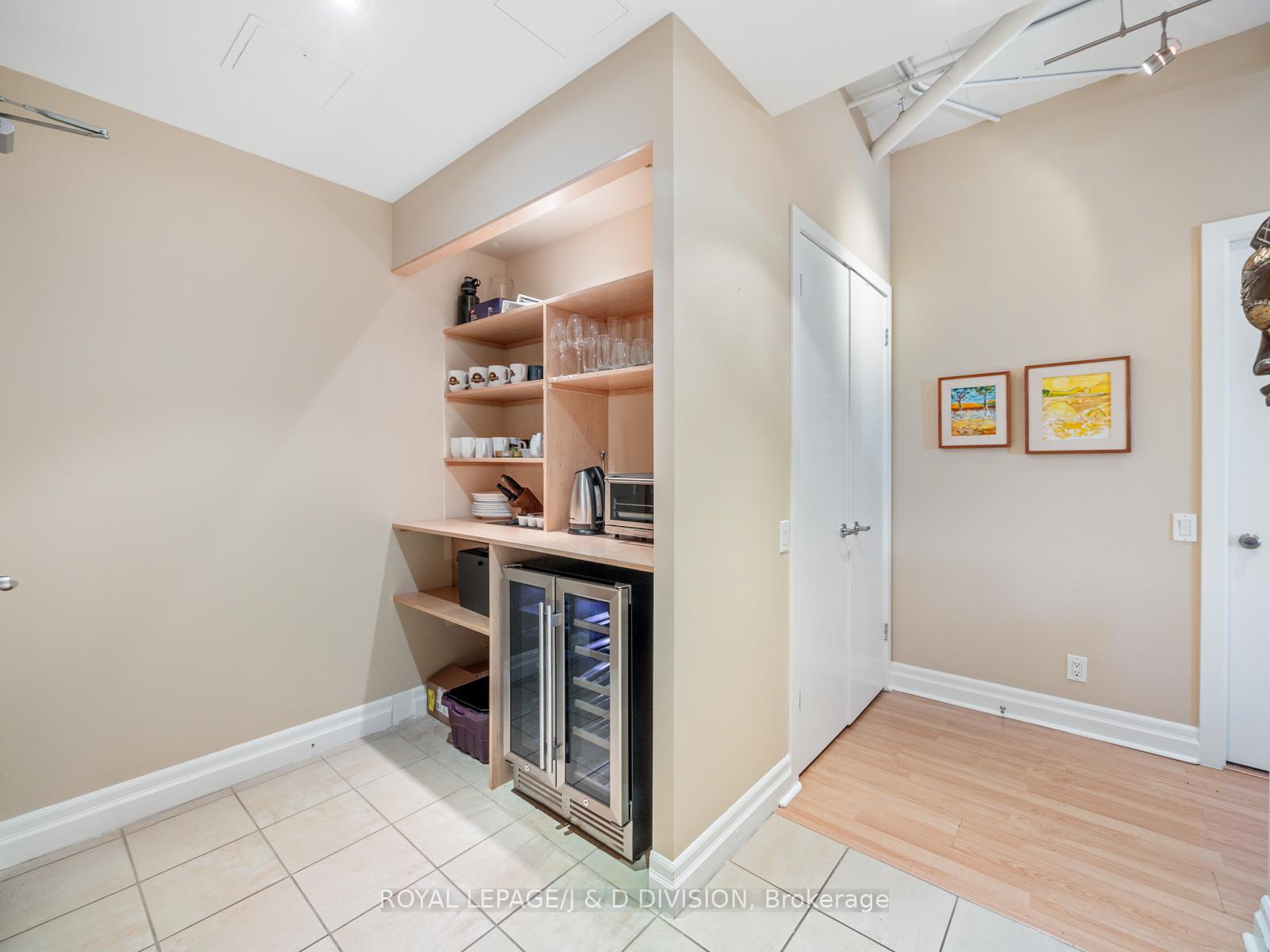 2 Bedrooms Condo at 500 Queens,  Toronto For sale