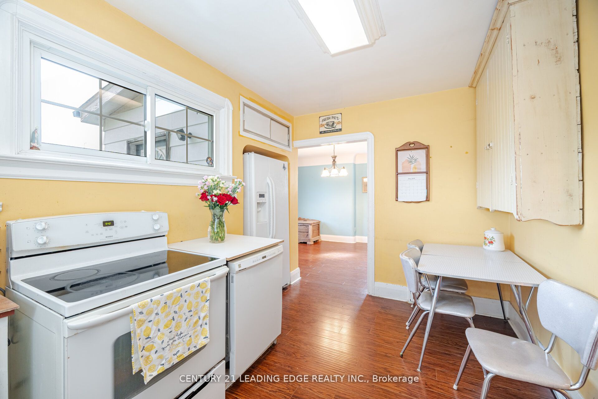 980 King Street E