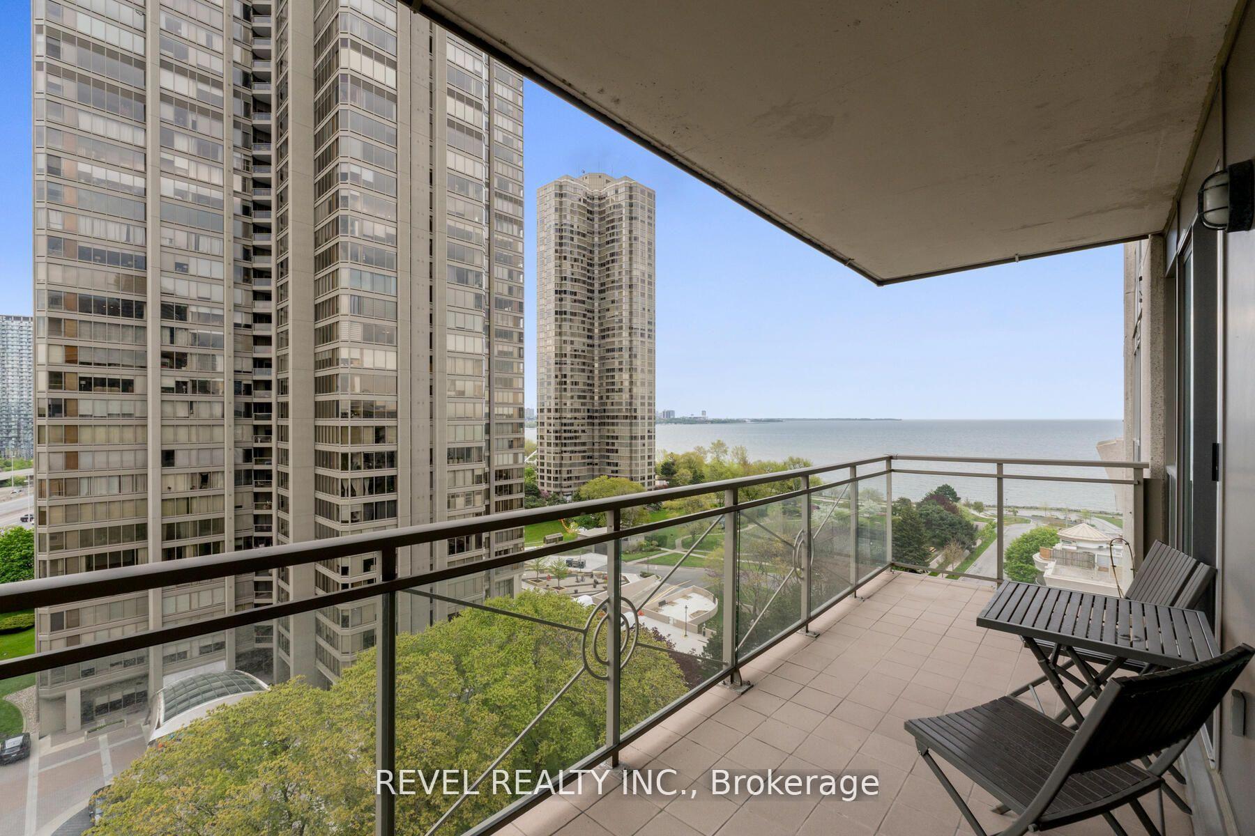 3 Bedrooms Condo at 88 Palace Pier, Toronto For sale