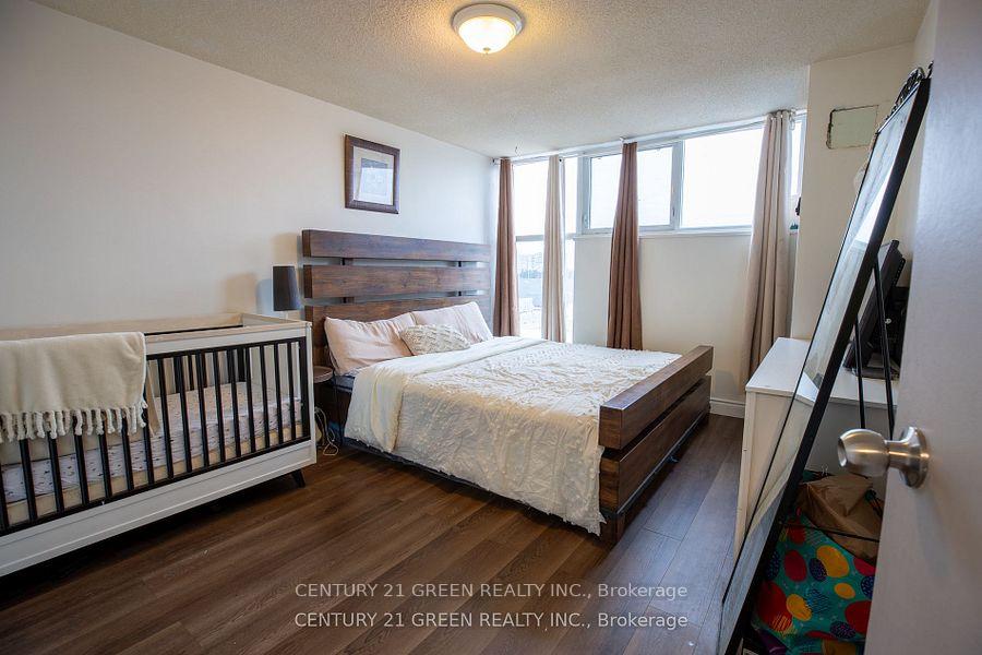 5 Bedrooms Condo at 366 The East Mall, Toronto For sale