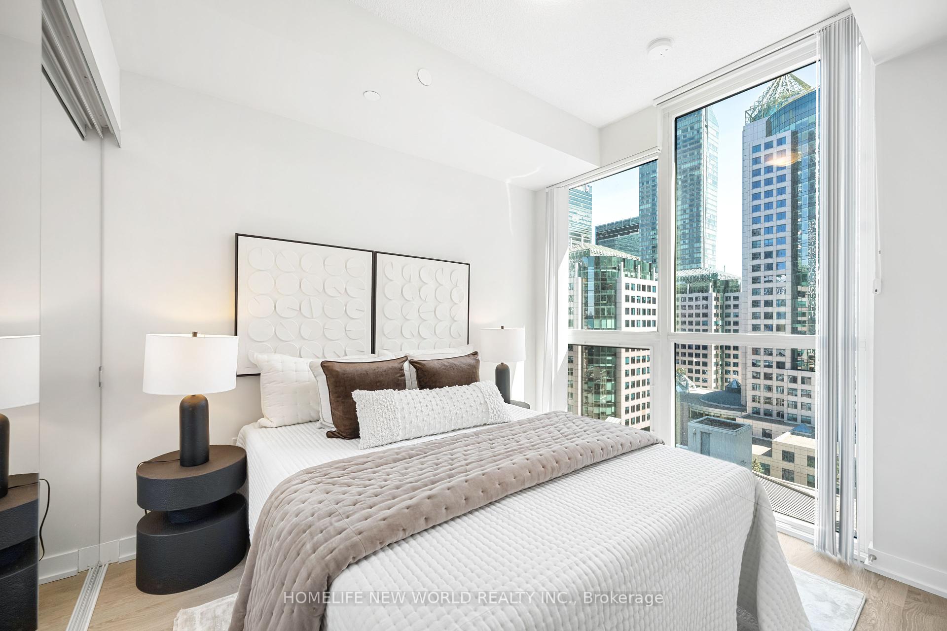 2 Bedrooms Condo at 99 John, Toronto For sale