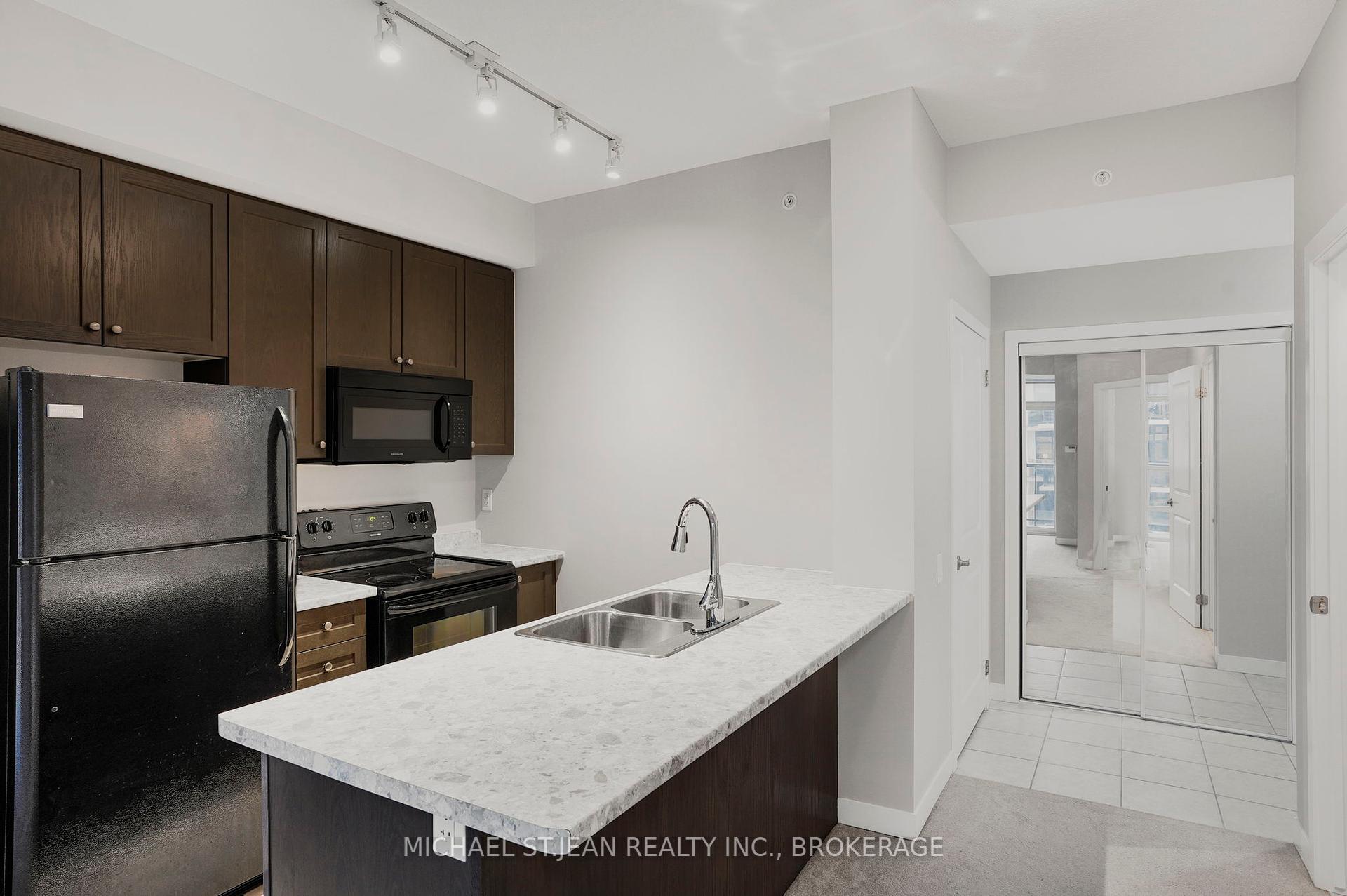1 Bedroom Condo at 85 Robinson,  Hamilton For sale