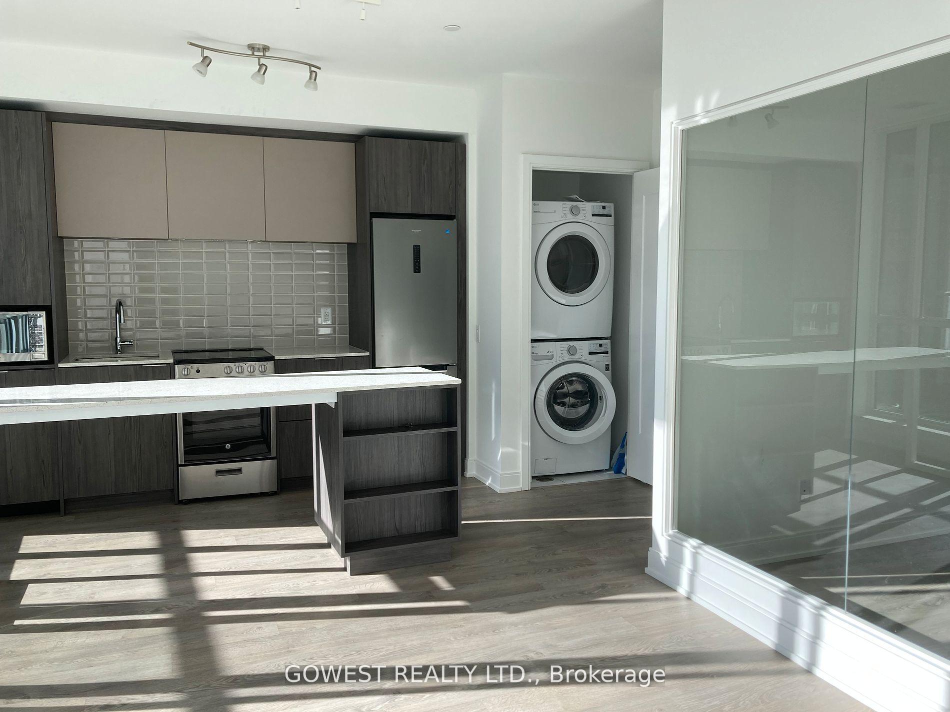 2 Bedrooms Condo at 70 Annie Craig,  Toronto For sale
