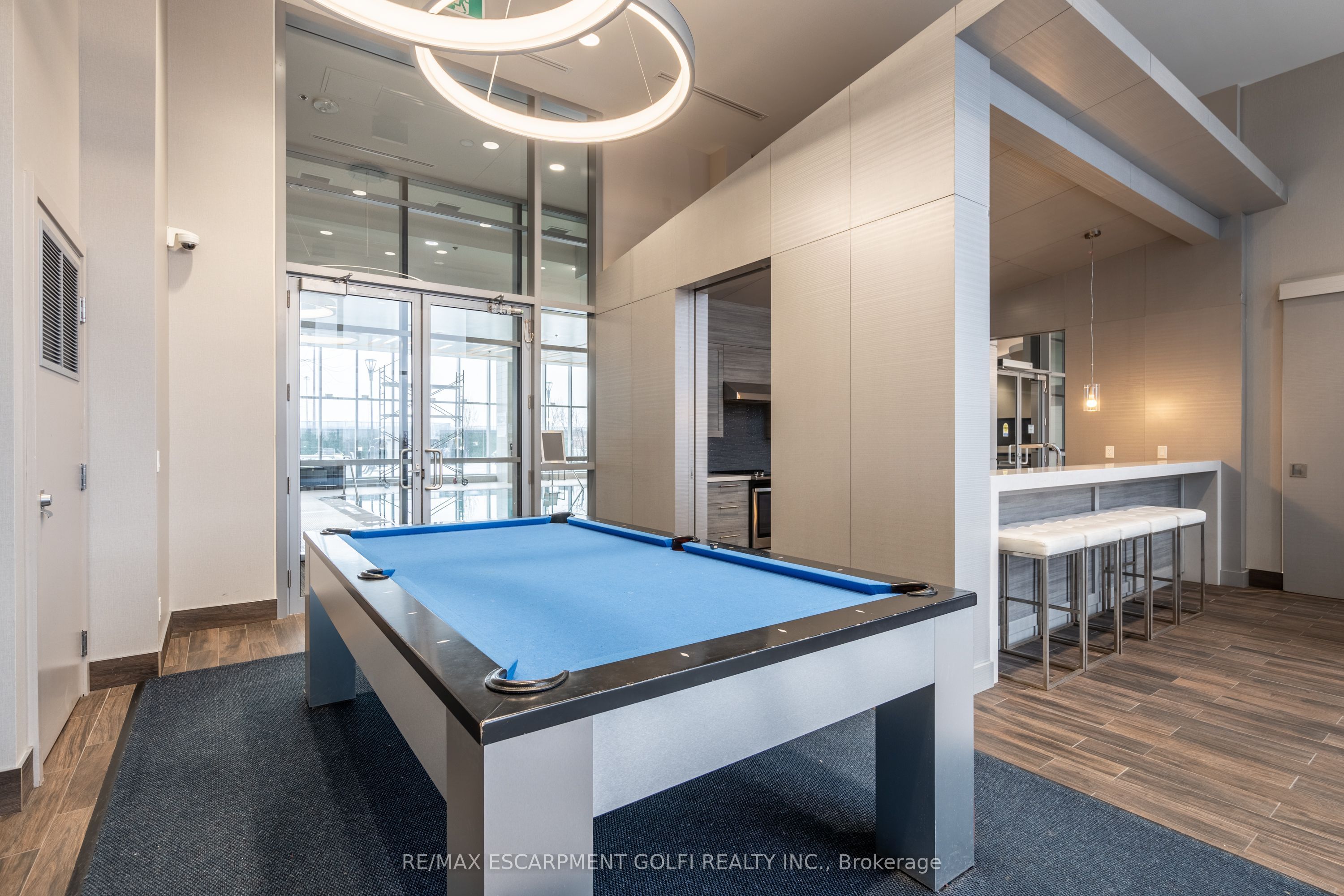 2093 Fairview Street, #408