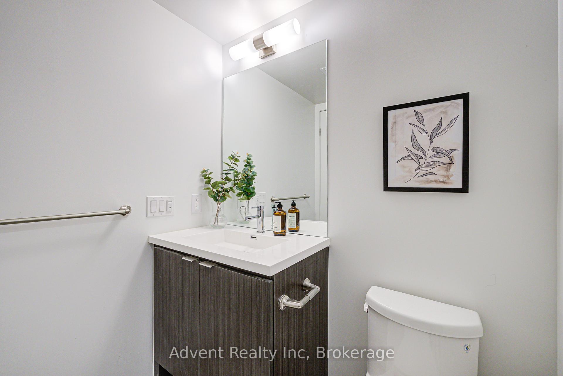 2 Bedrooms Condo at 55 Cooper,  Toronto For sale